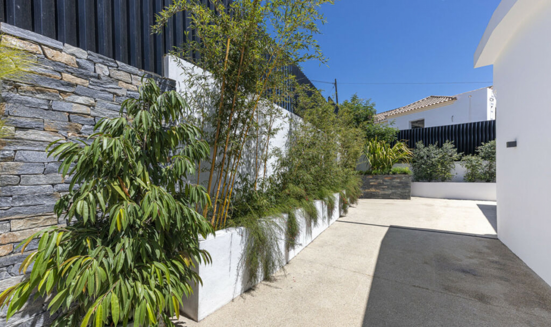 Resale - House -
El Rosario