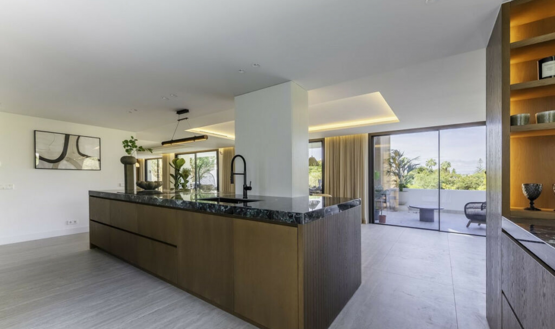 Resale - House -
El Rosario