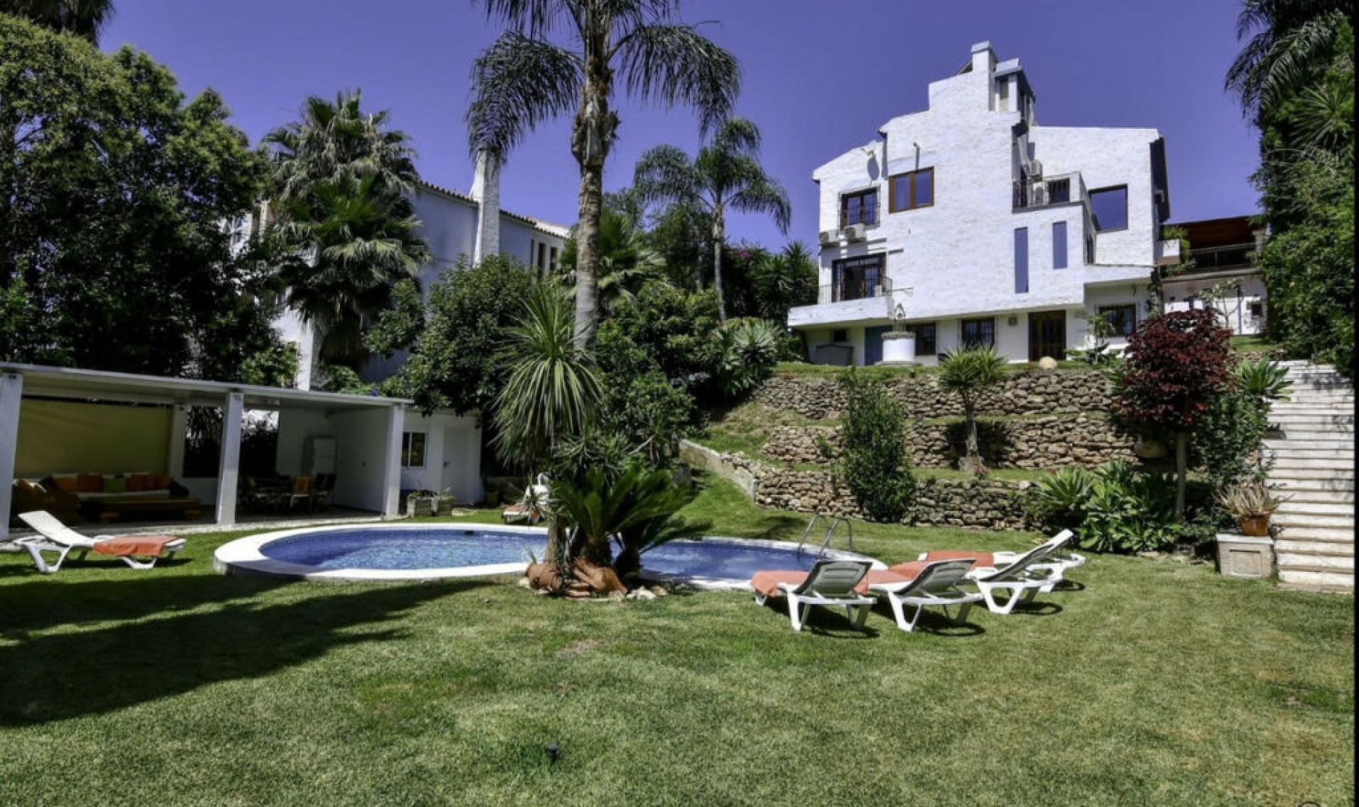 Resale - House -
El Rosario