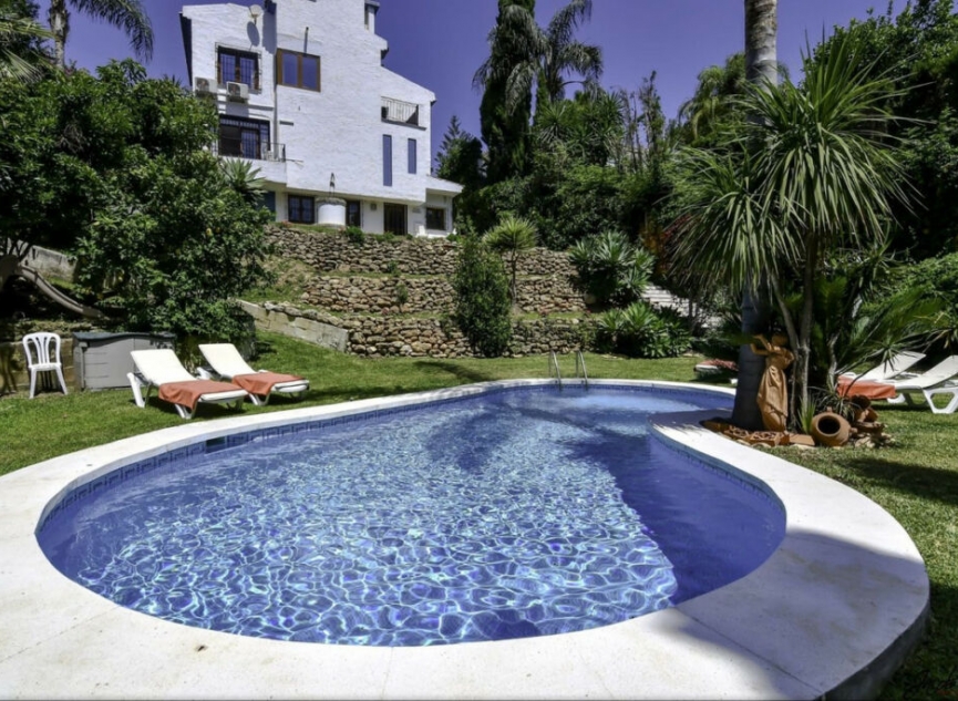 Resale - House -
El Rosario
