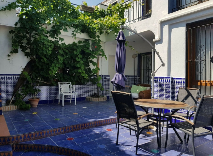 Resale - House -
El Rosario