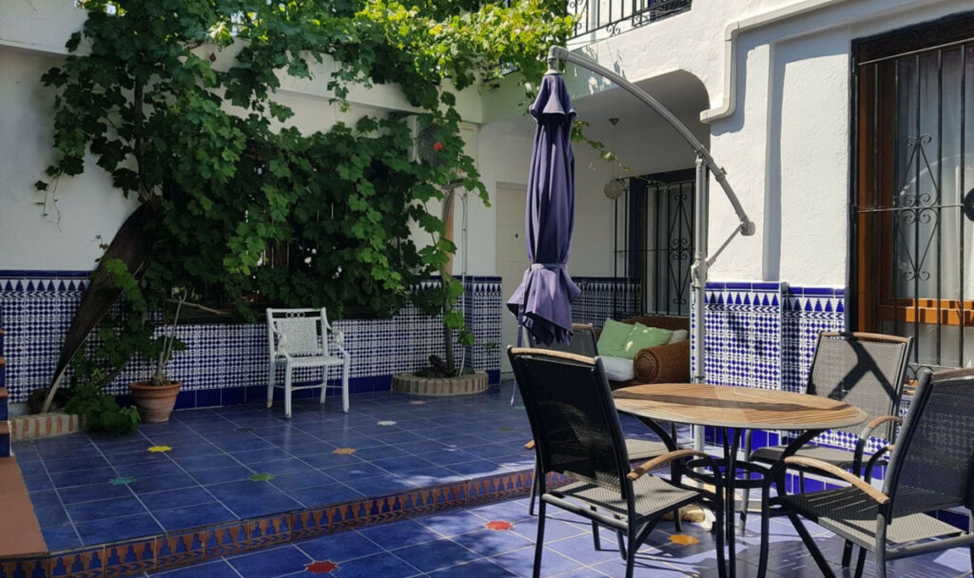 Resale - House -
El Rosario