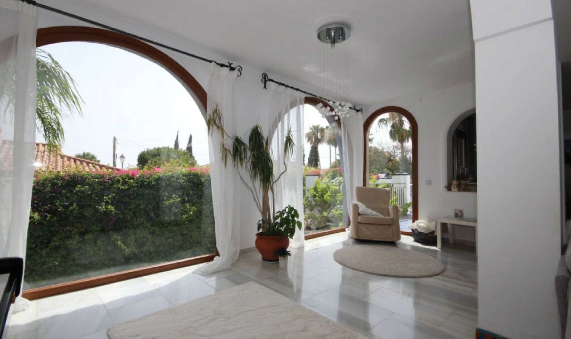Resale - House -
El Rosario