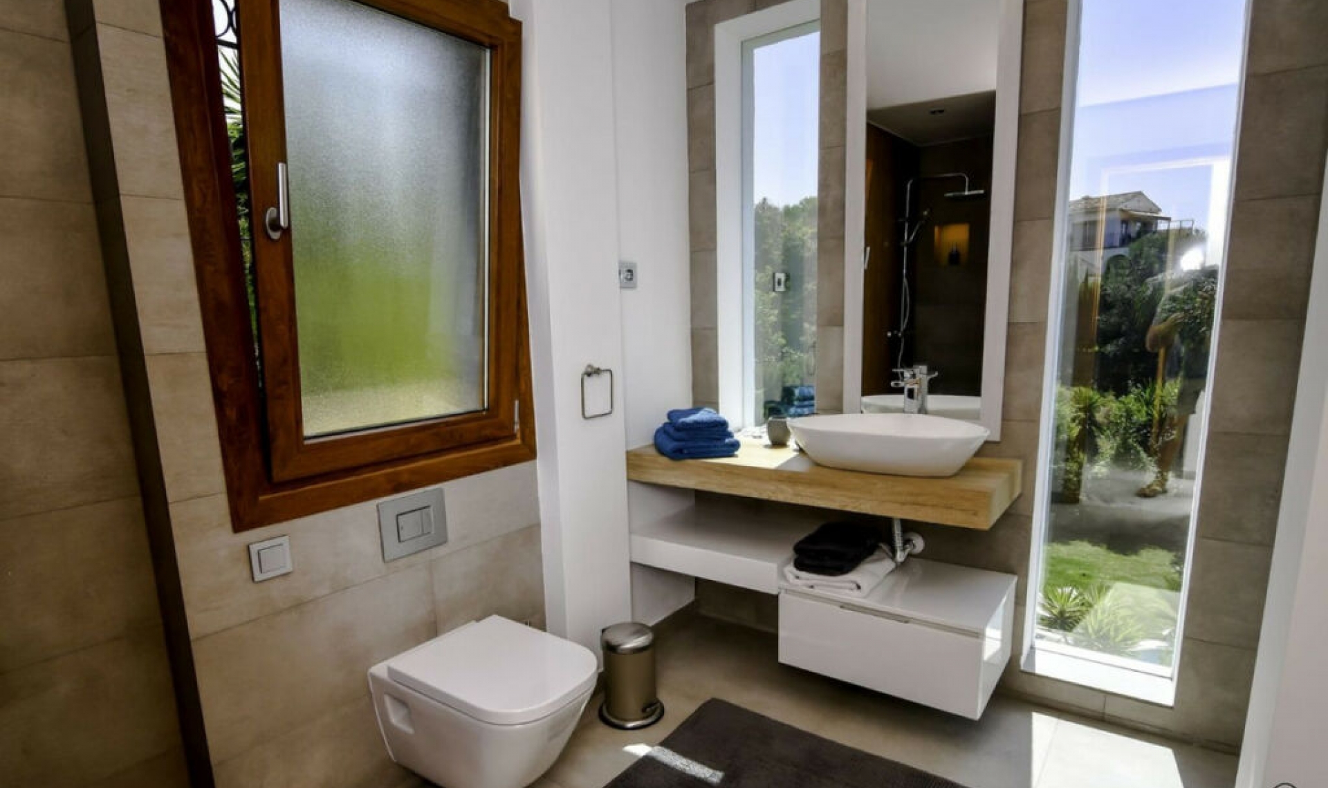 Resale - House -
El Rosario