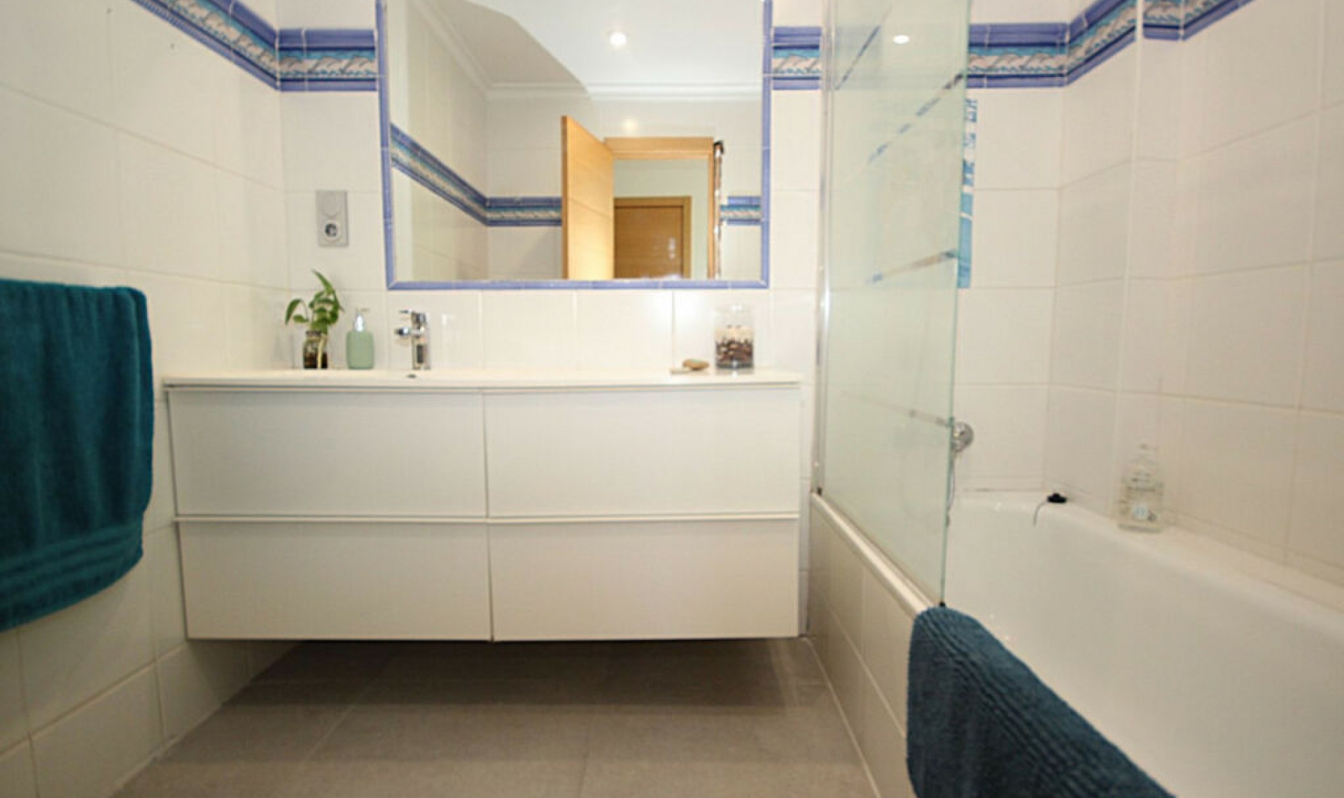 Resale - House -
El Rosario