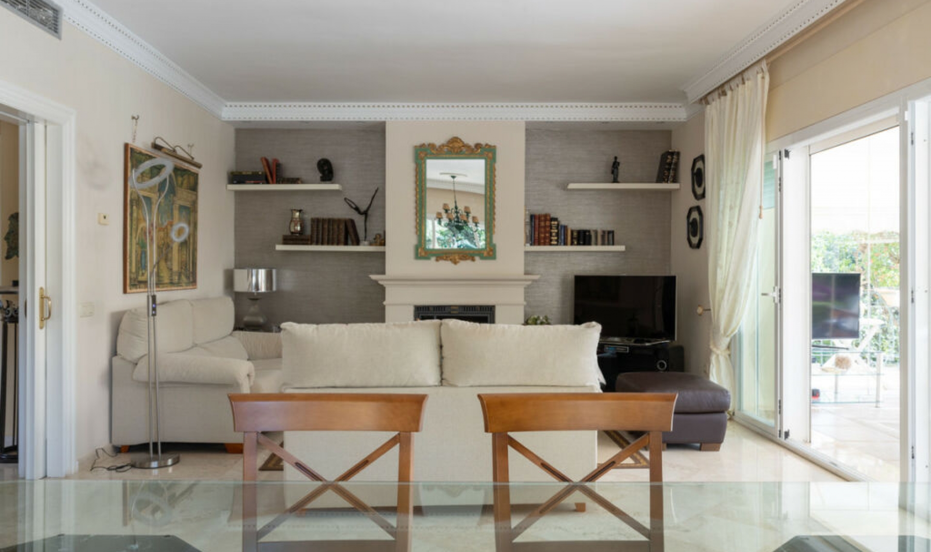 Resale - House -
El Rosario