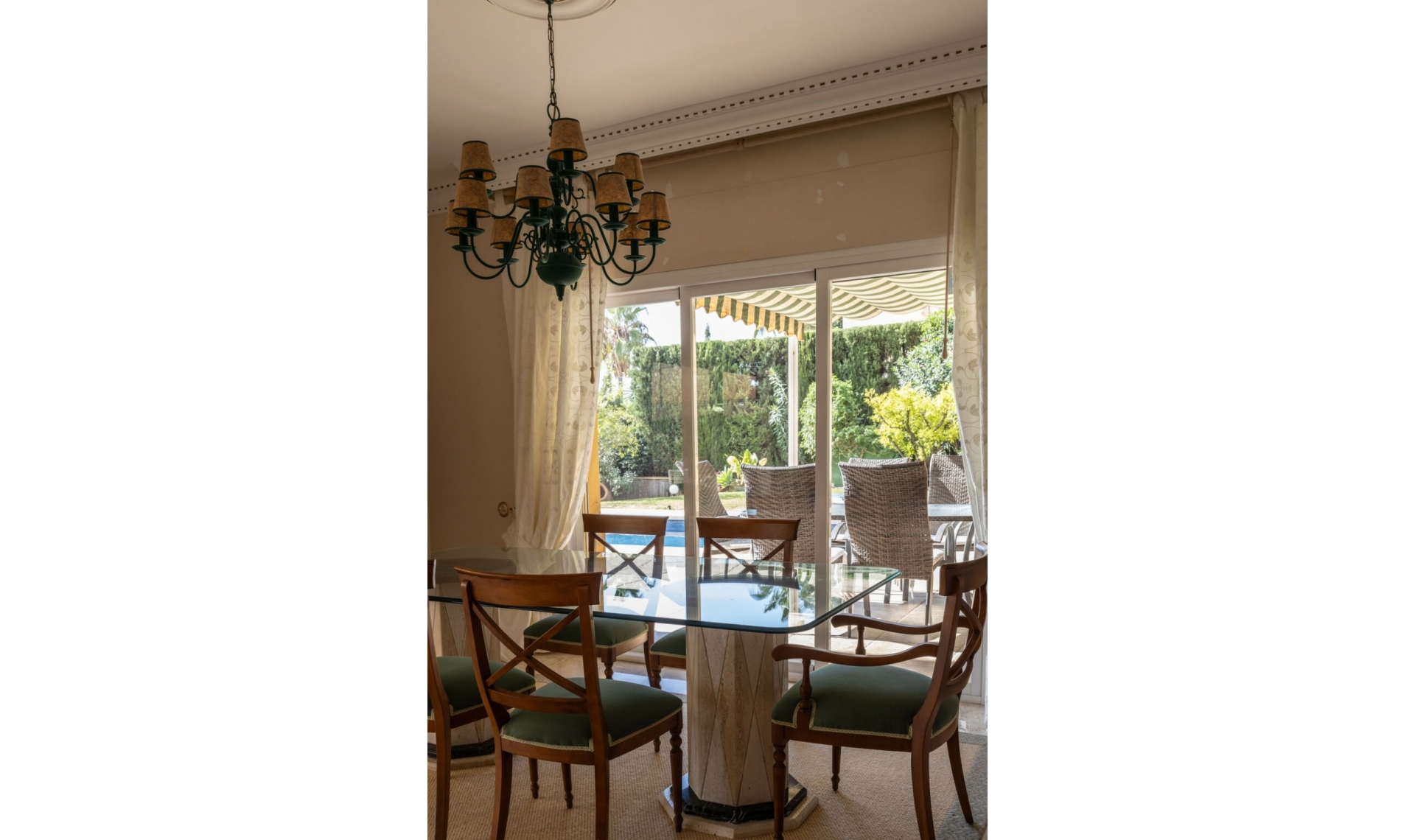 Resale - House -
El Rosario
