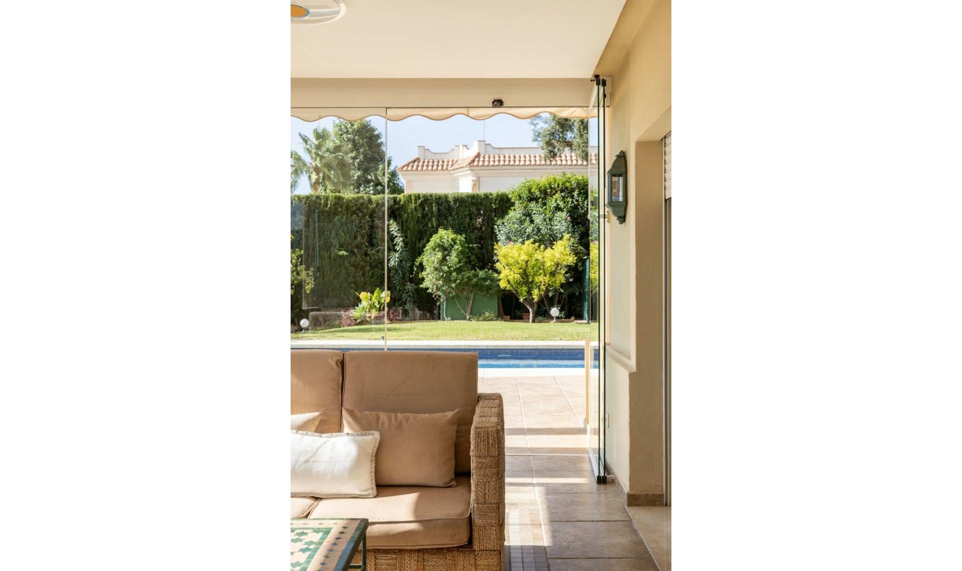Resale - House -
El Rosario