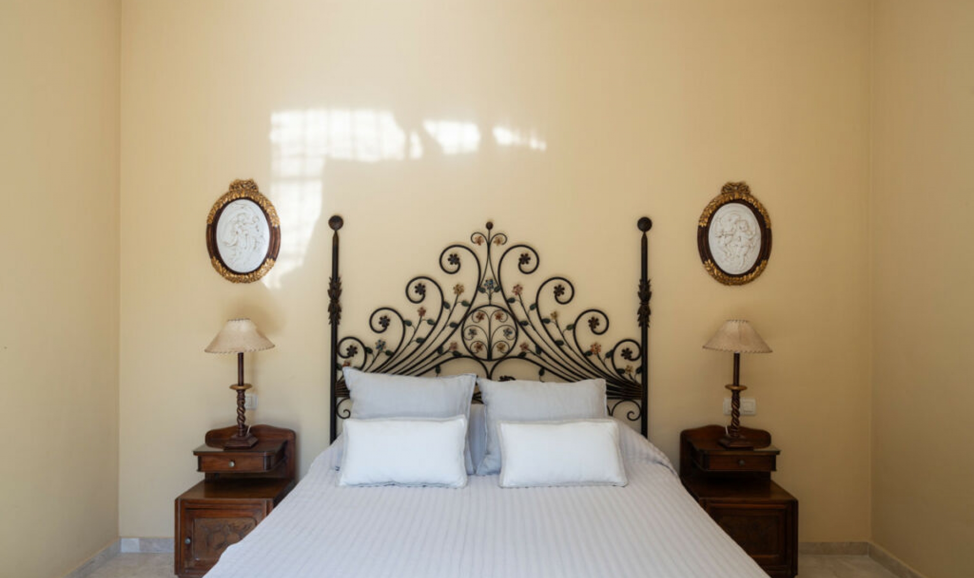 Resale - House -
El Rosario