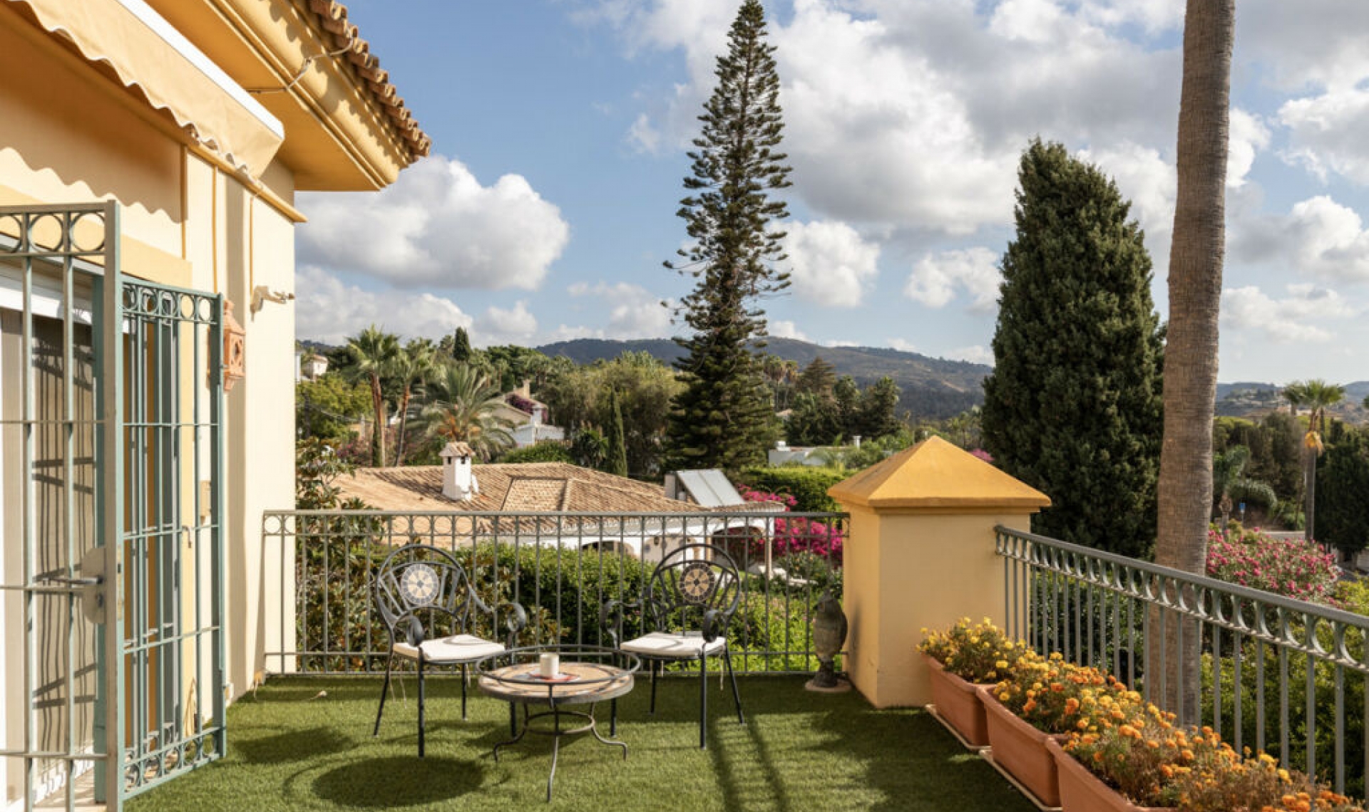 Resale - House -
El Rosario