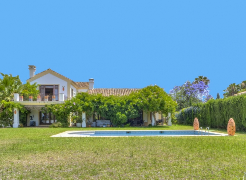 Resale - House -
El Rosario