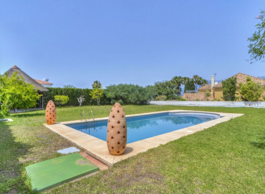 Resale - House -
El Rosario