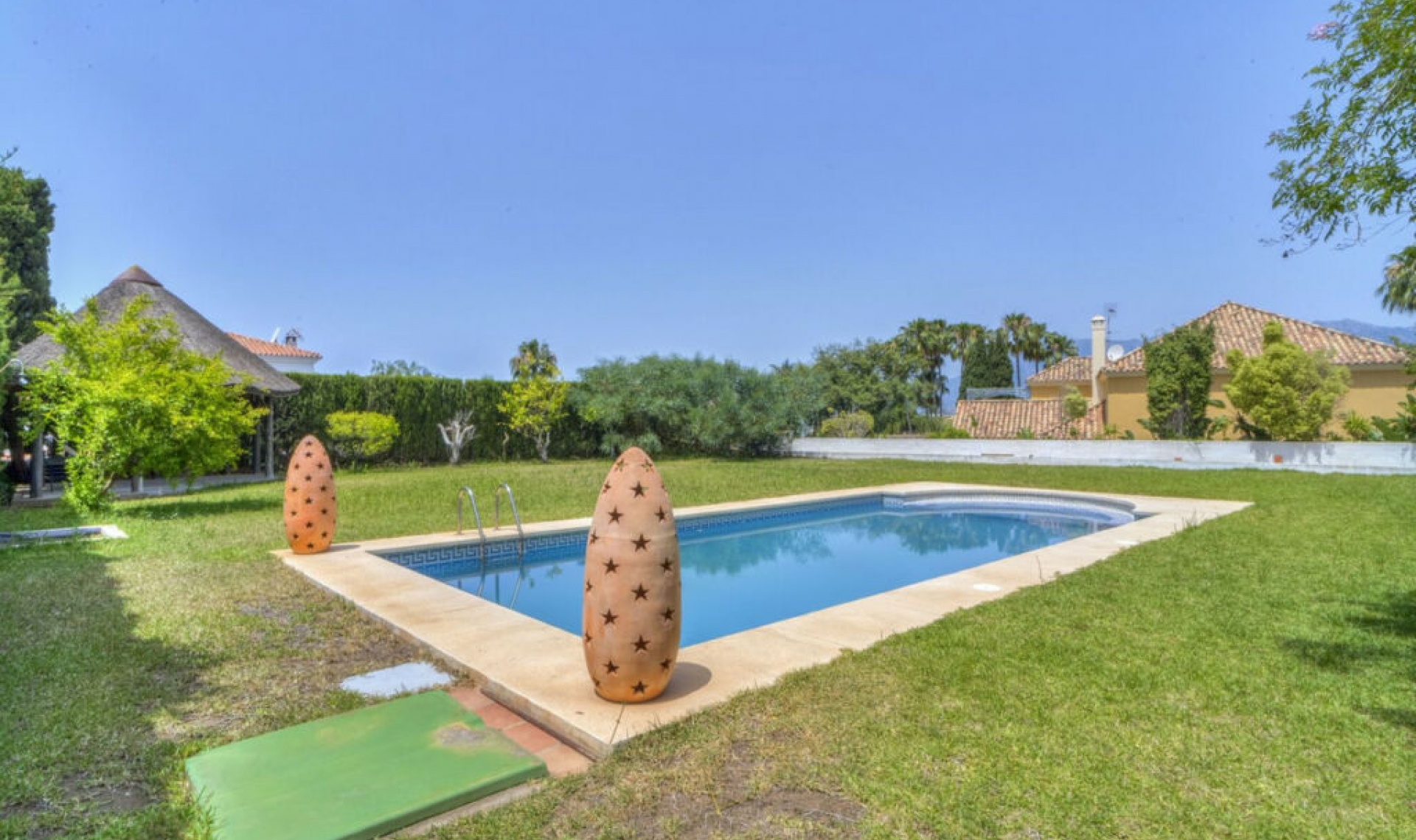 Resale - House -
El Rosario