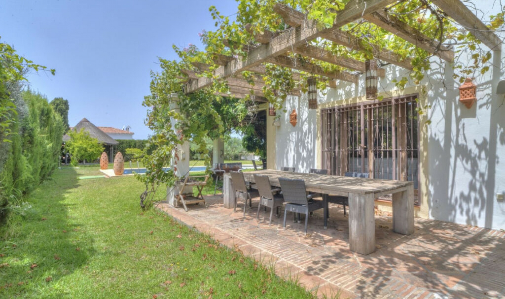 Resale - House -
El Rosario