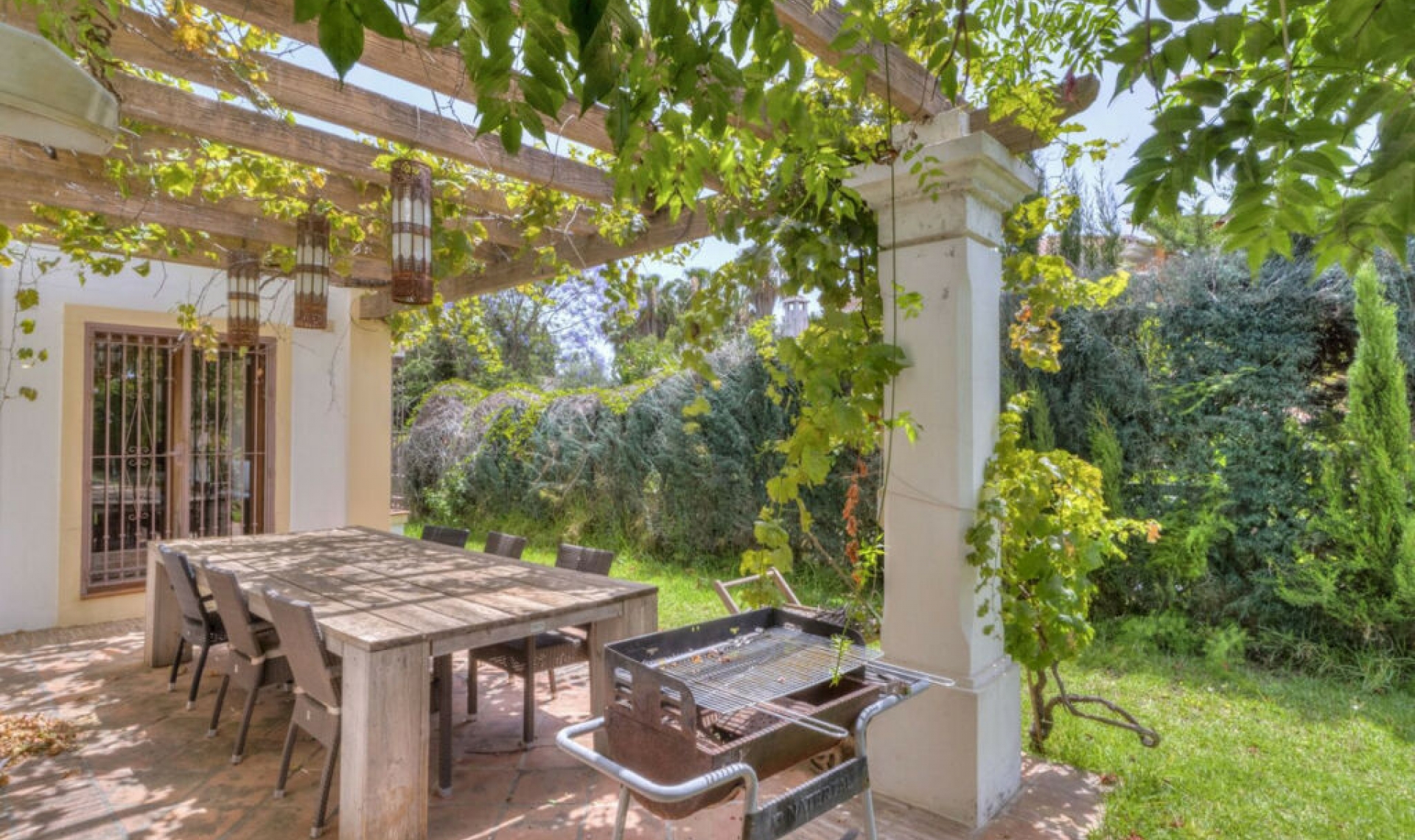 Resale - House -
El Rosario