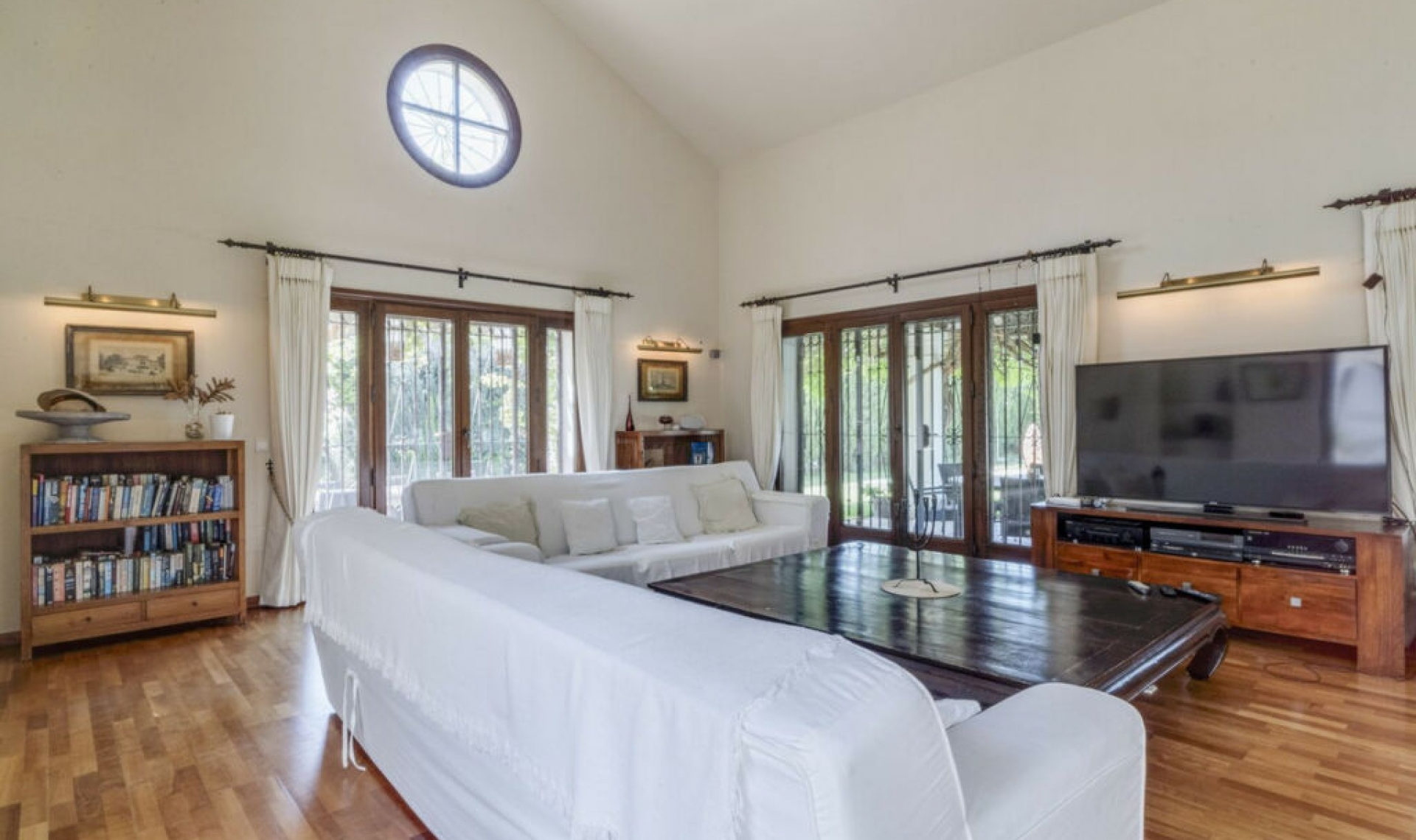 Resale - House -
El Rosario