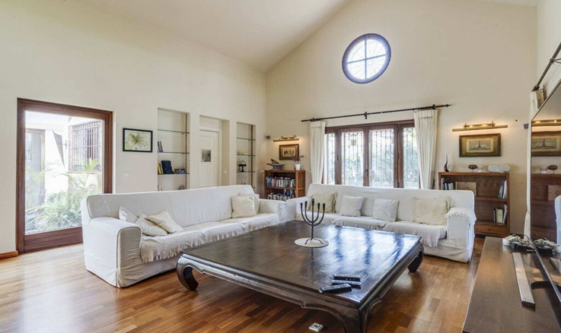 Resale - House -
El Rosario