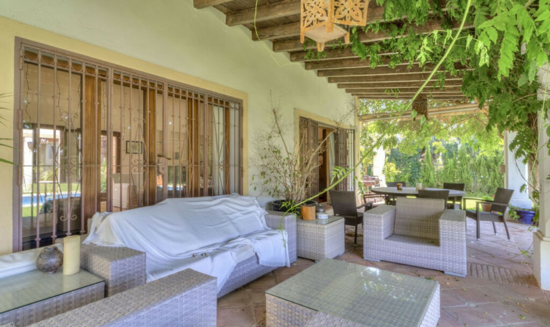 Resale - House -
El Rosario