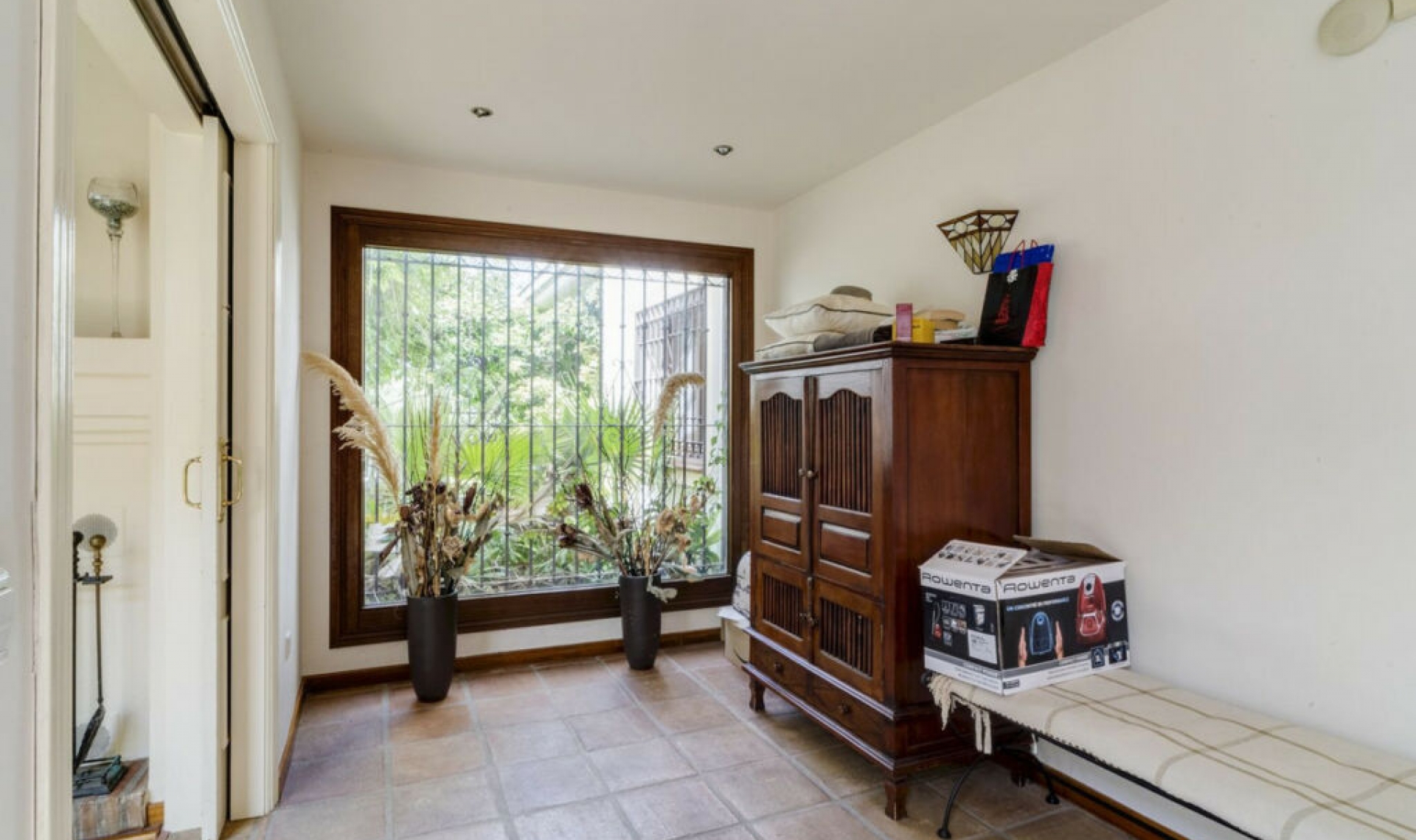 Resale - House -
El Rosario