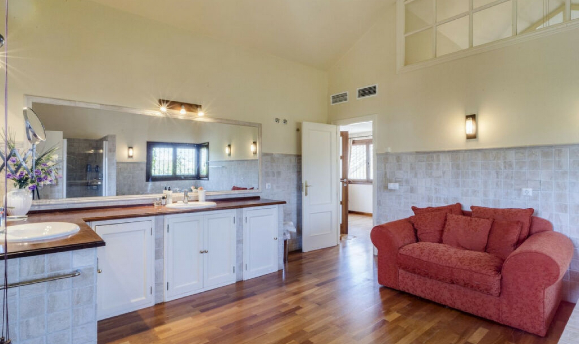 Resale - House -
El Rosario