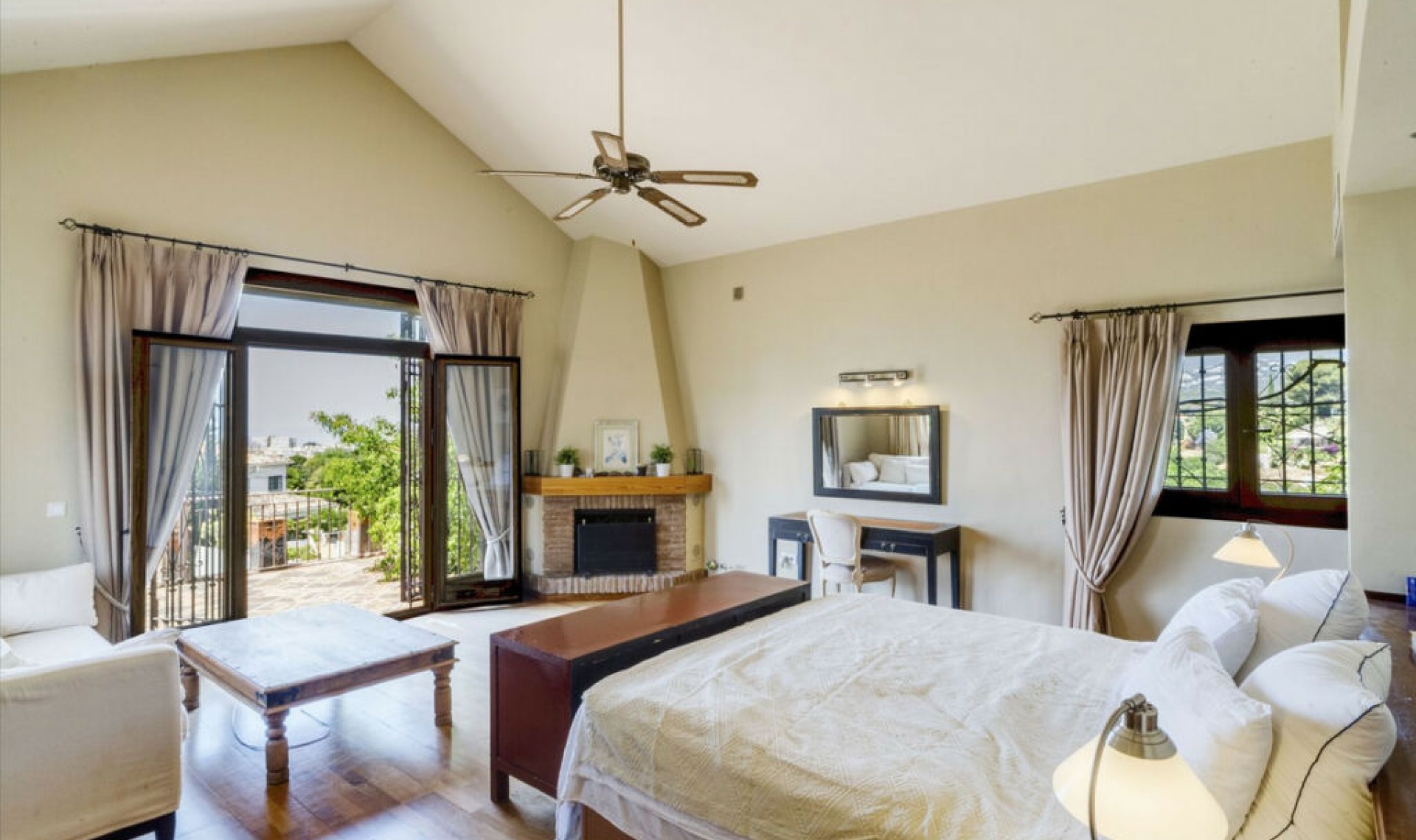 Resale - House -
El Rosario