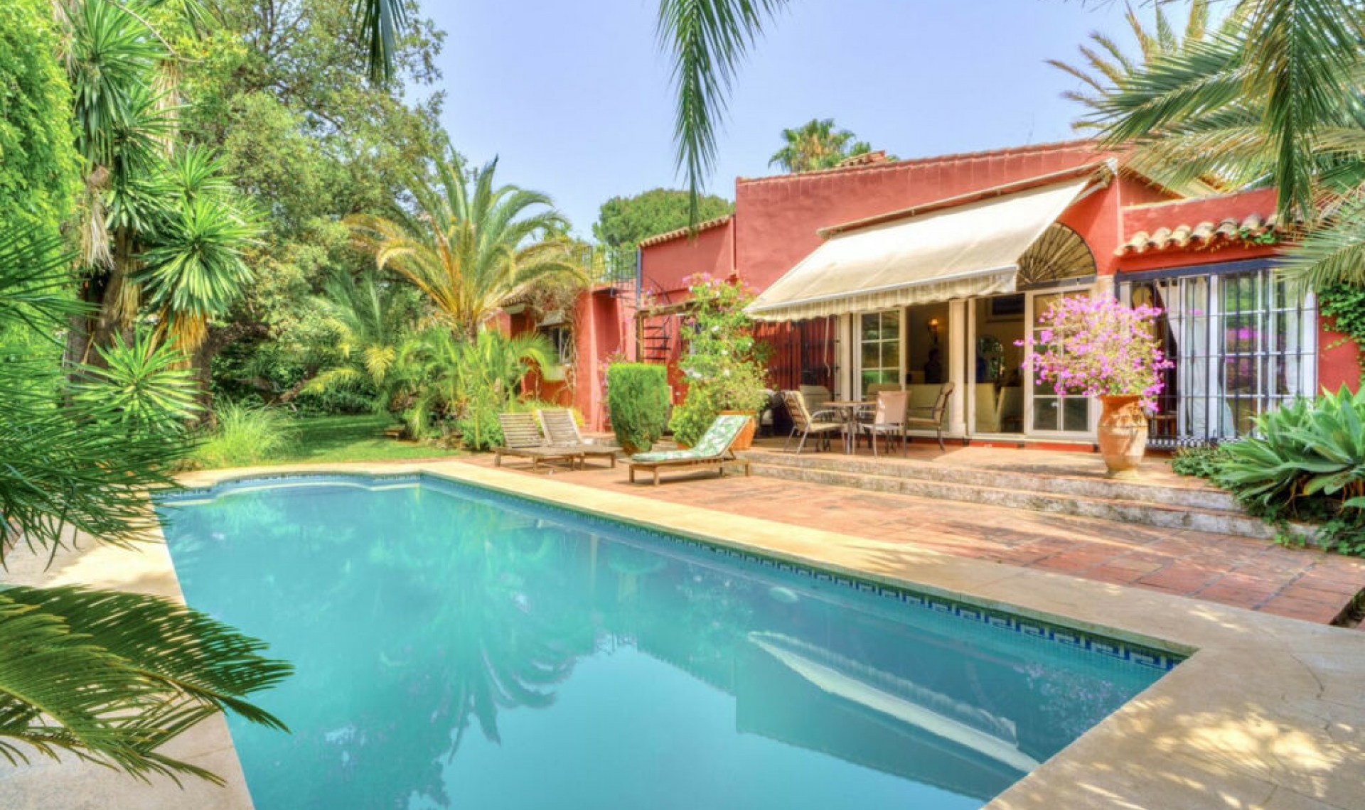 Resale - House -
El Rosario