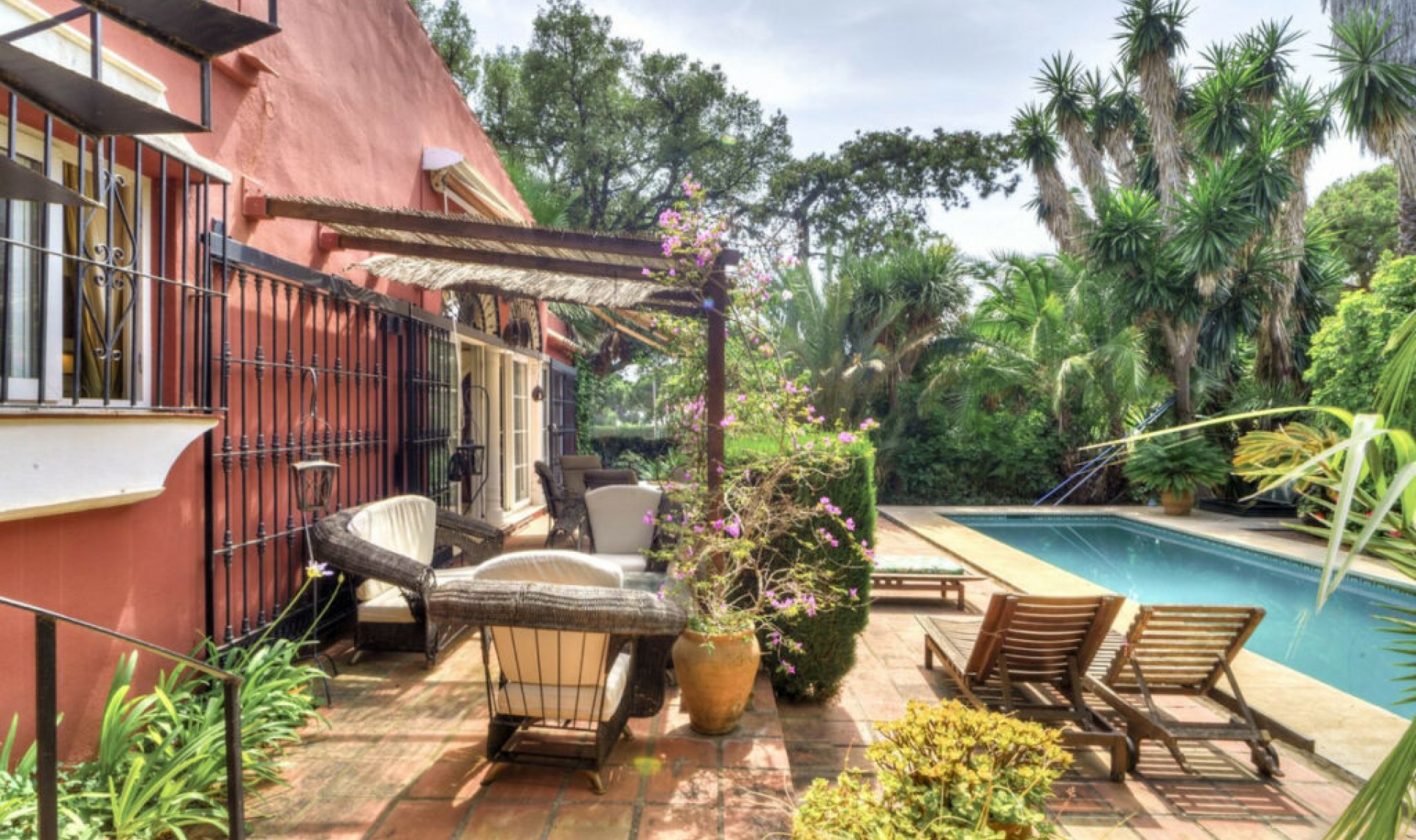 Resale - House -
El Rosario