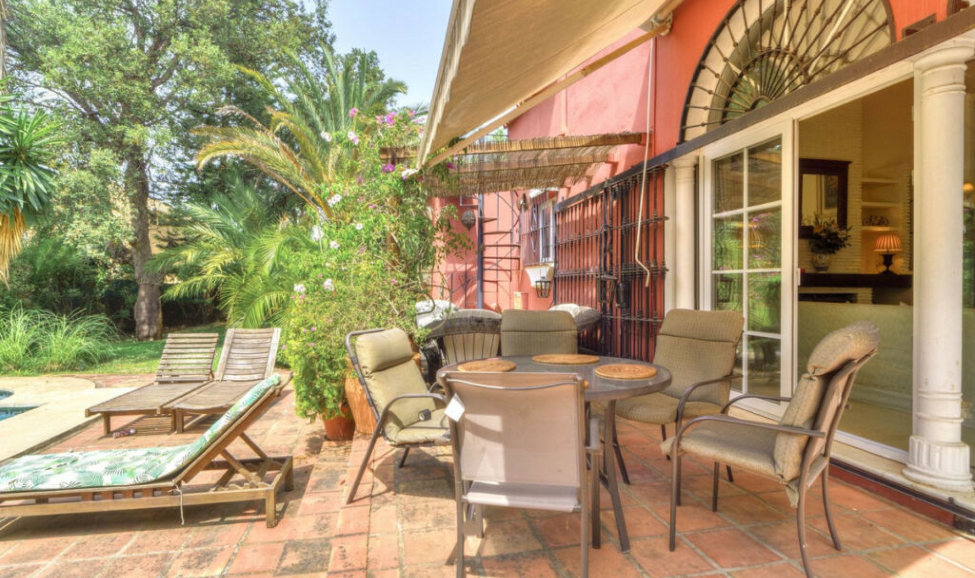 Resale - House -
El Rosario