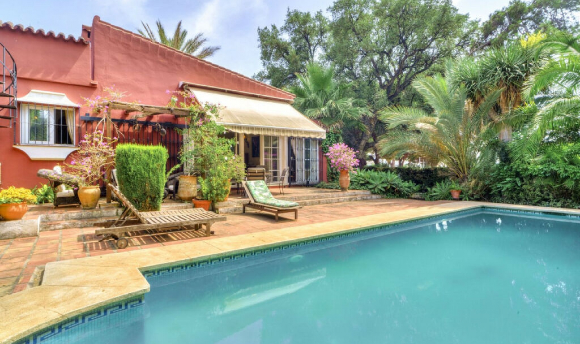 Resale - House -
El Rosario