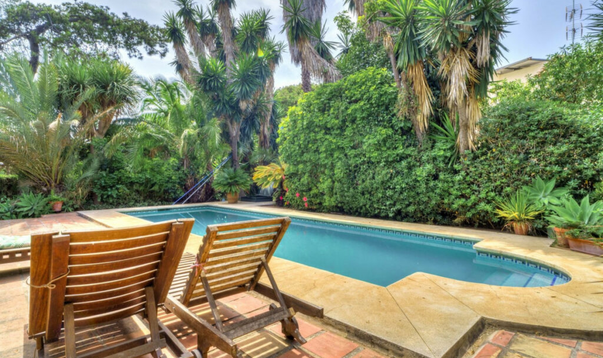 Resale - House -
El Rosario