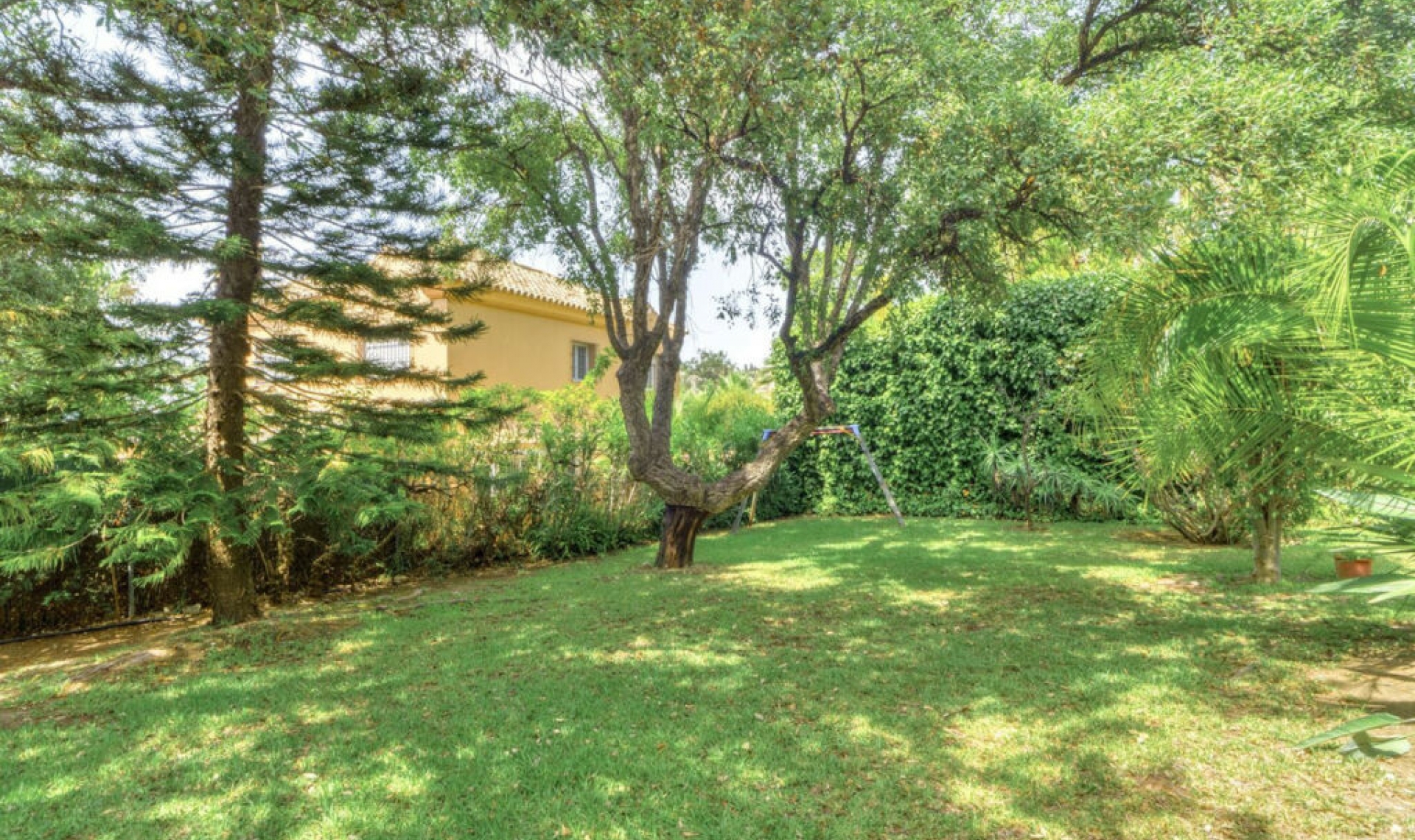 Resale - House -
El Rosario