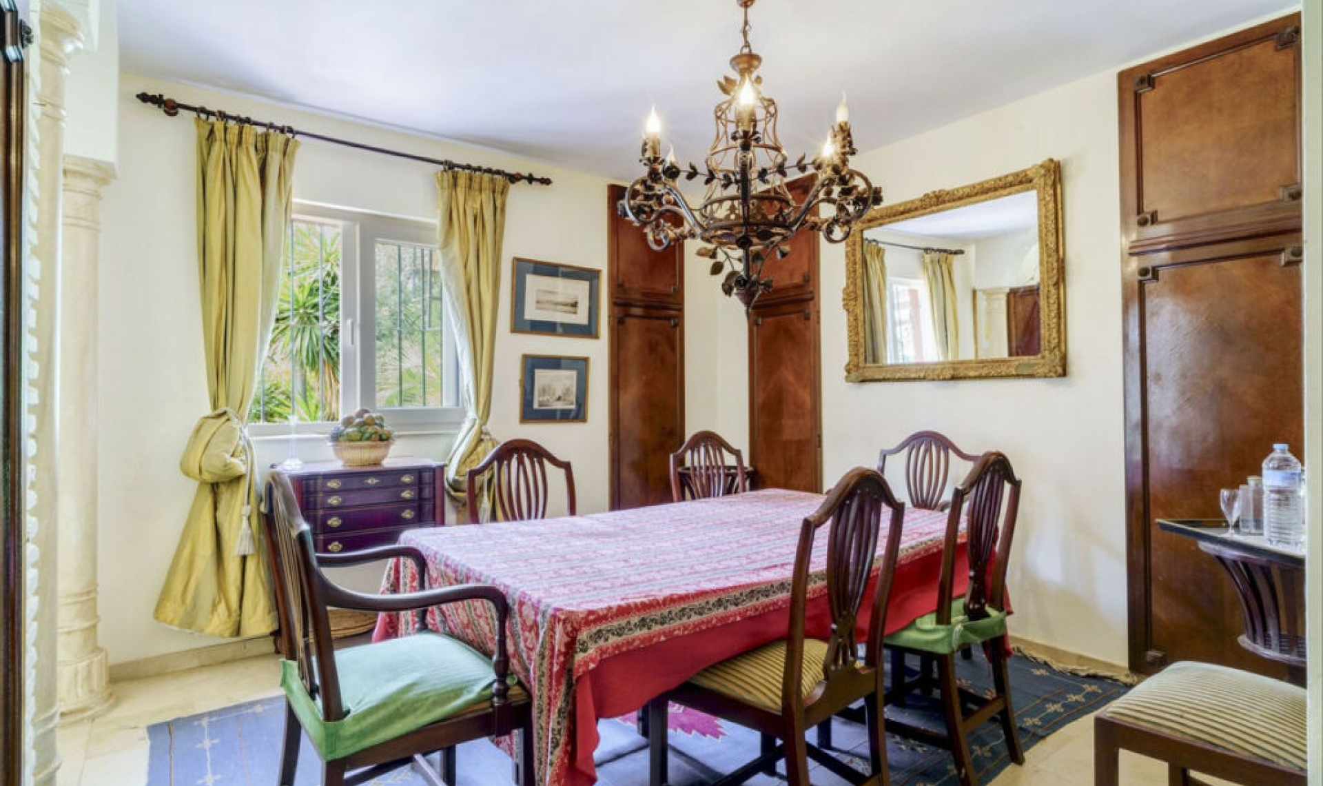 Resale - House -
El Rosario