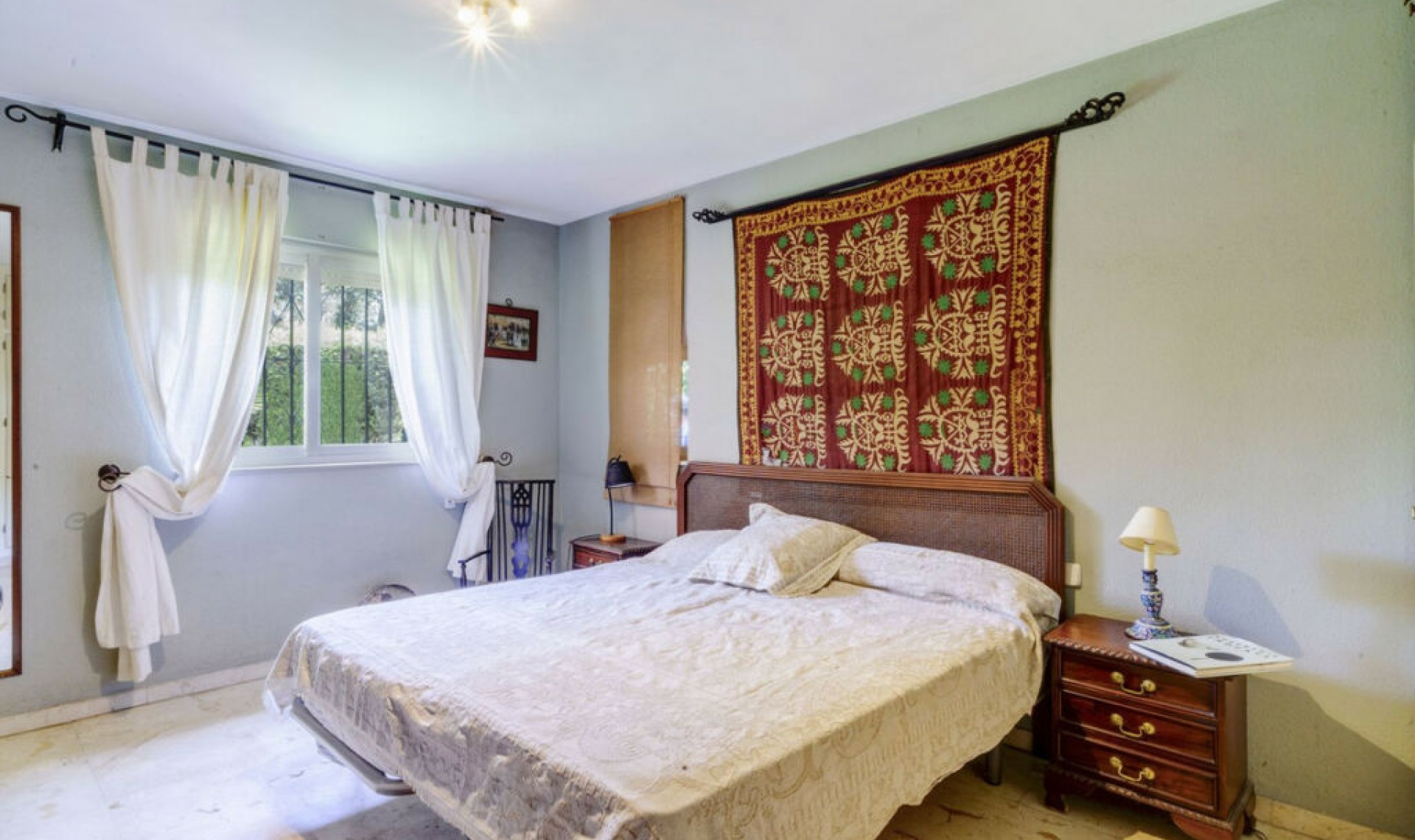 Resale - House -
El Rosario