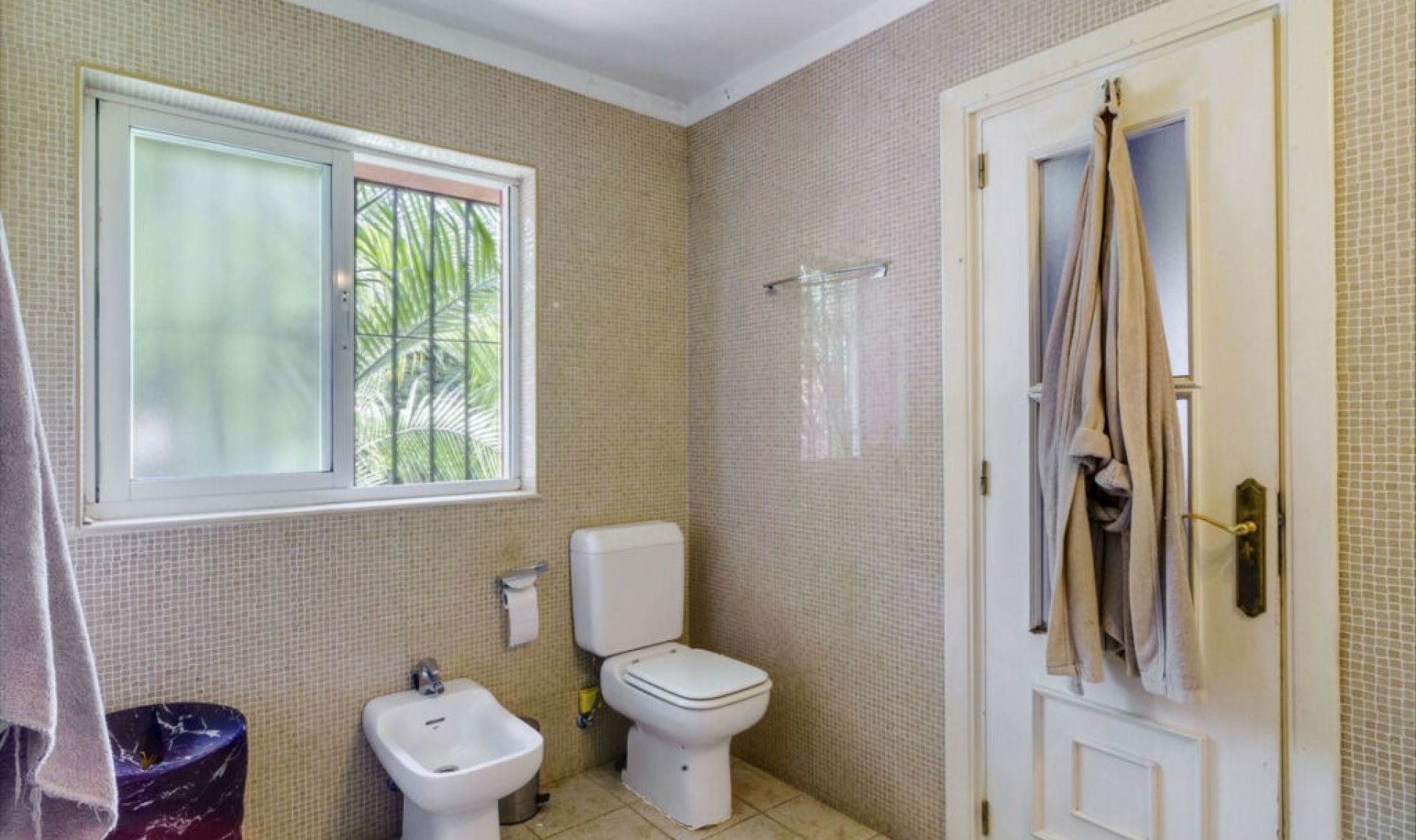 Resale - House -
El Rosario