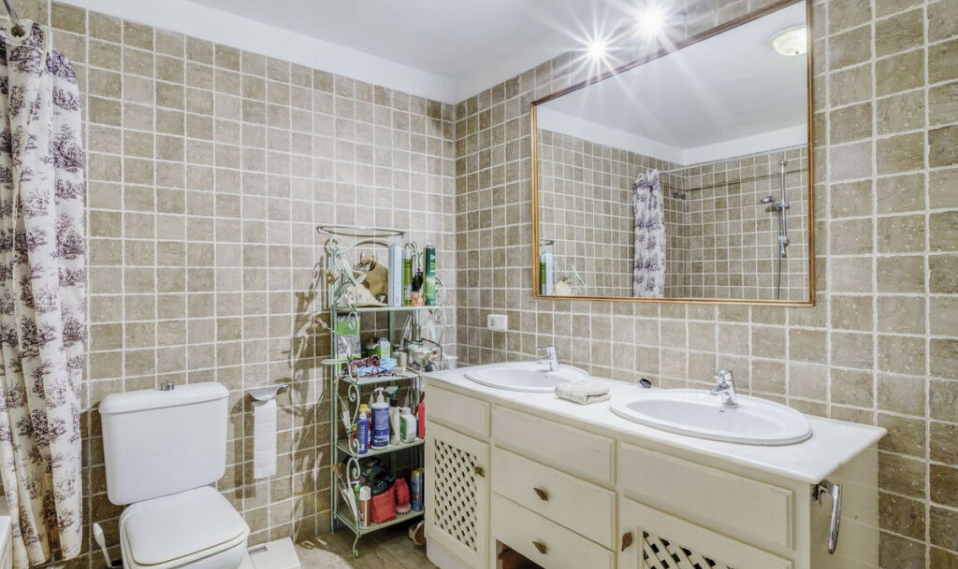 Resale - House -
El Rosario