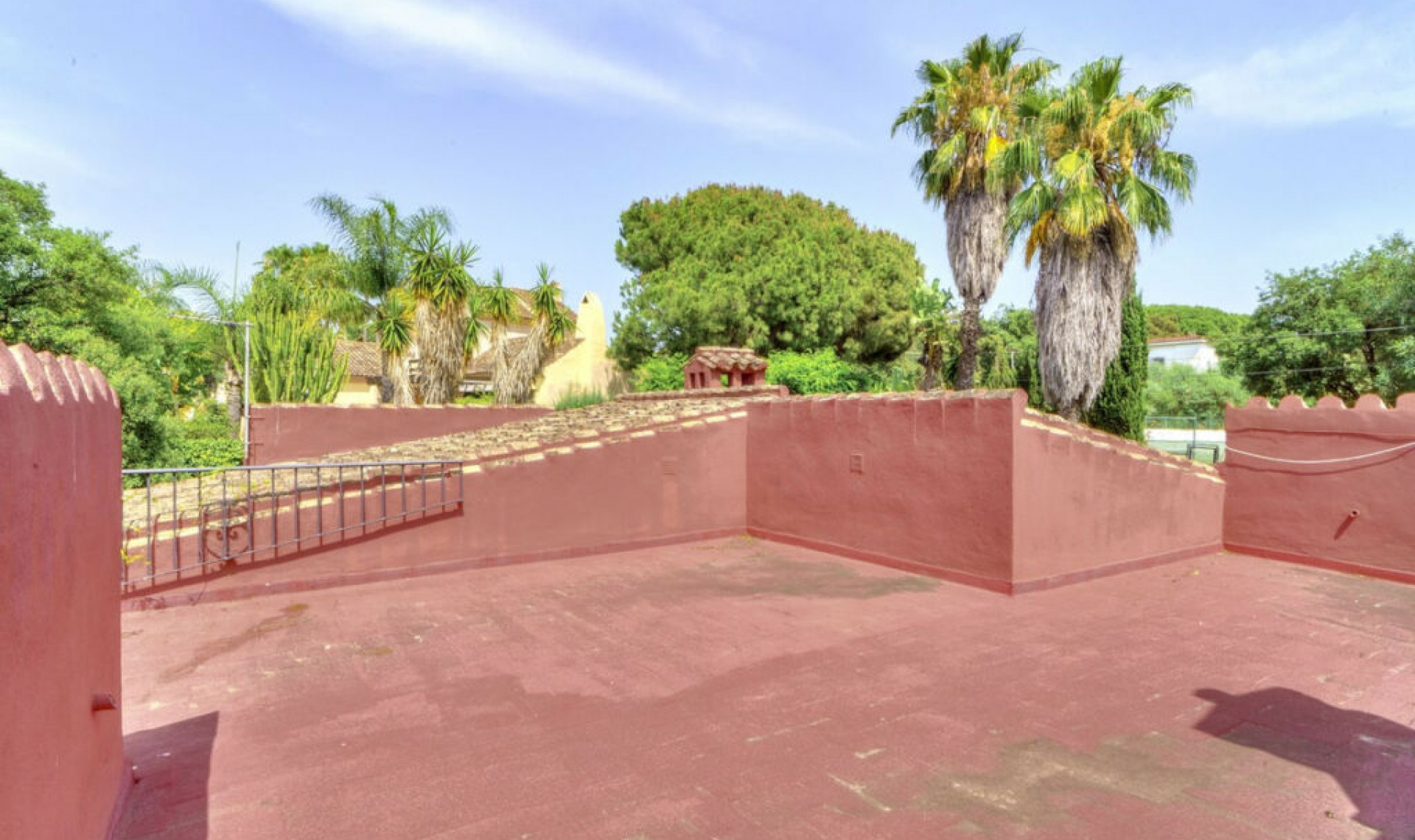 Resale - House -
El Rosario