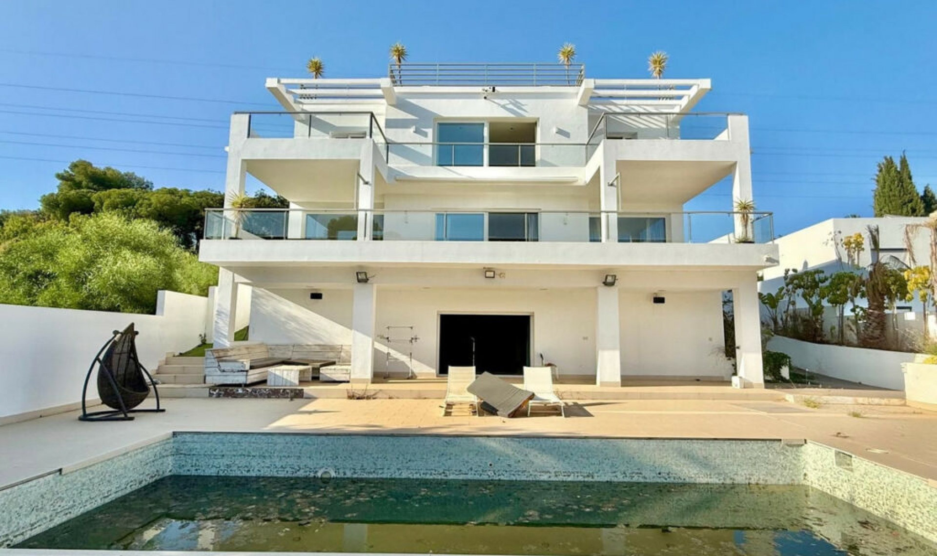 Resale - House -
El Rosario