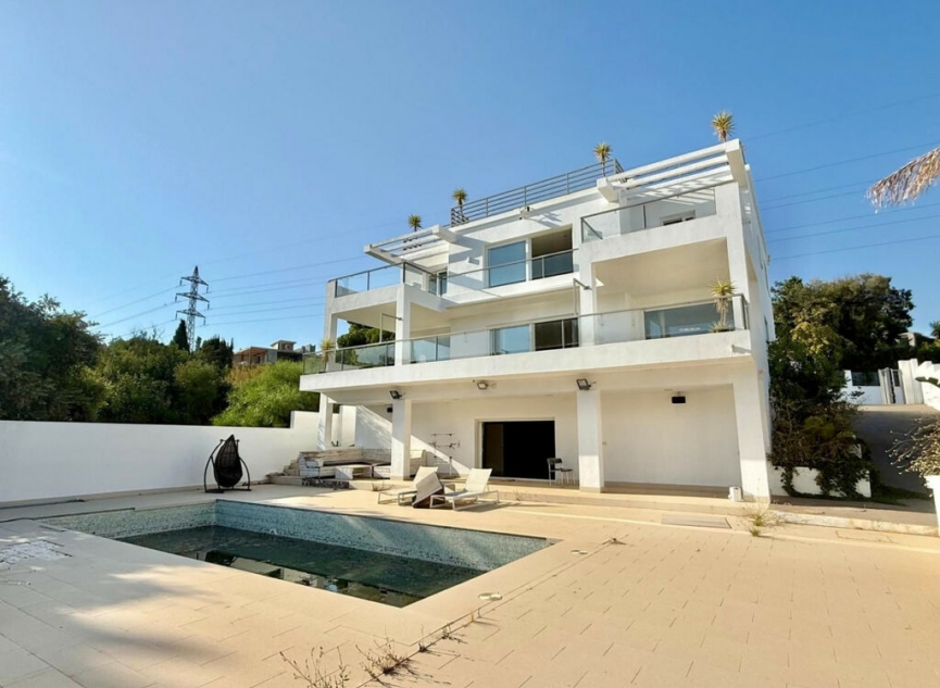 Resale - House -
El Rosario