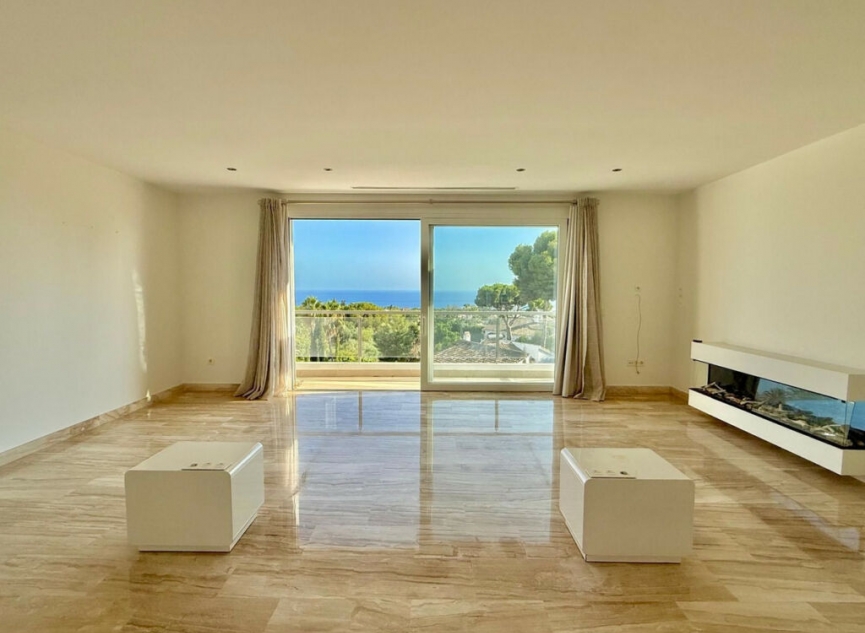 Resale - House -
El Rosario