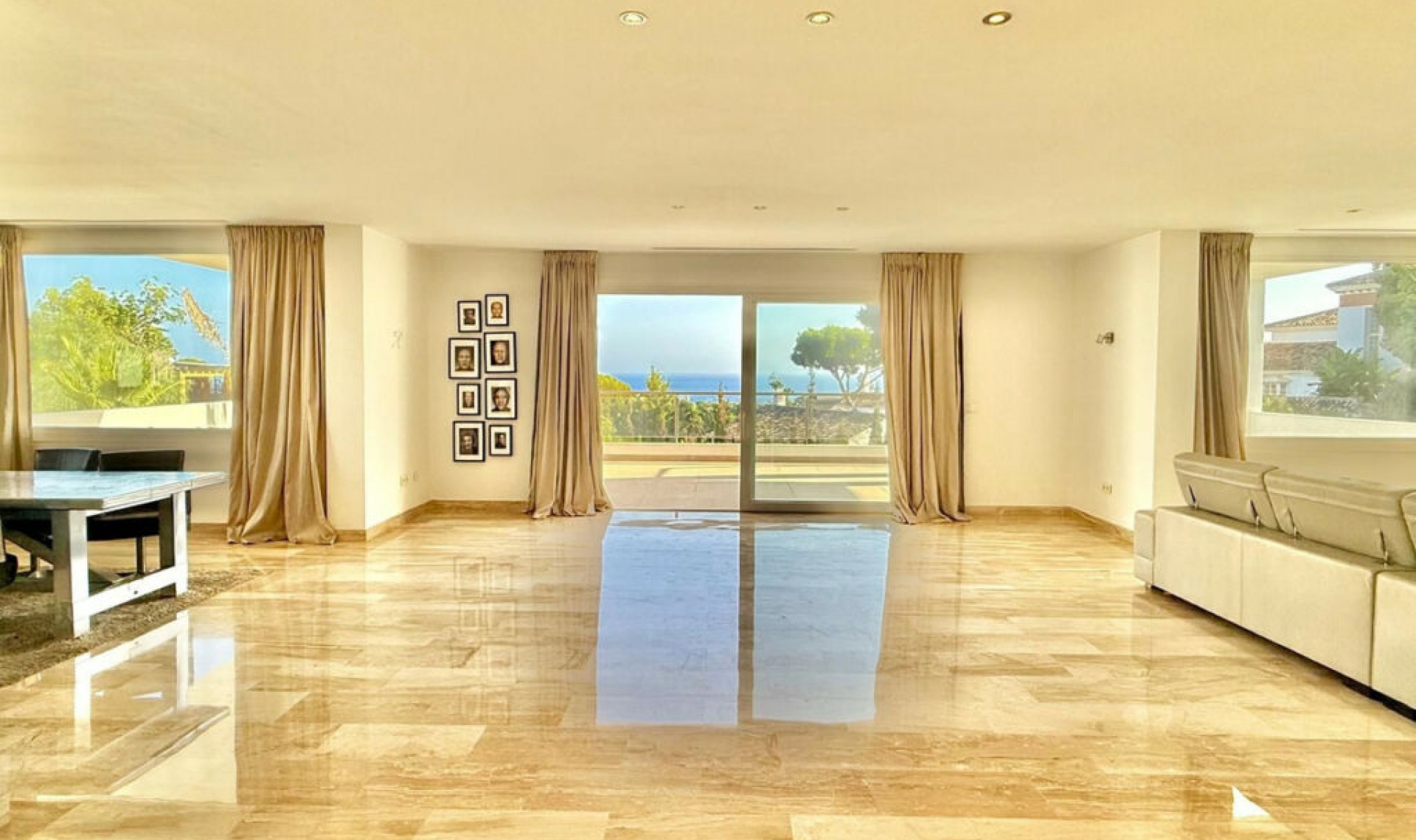 Resale - House -
El Rosario