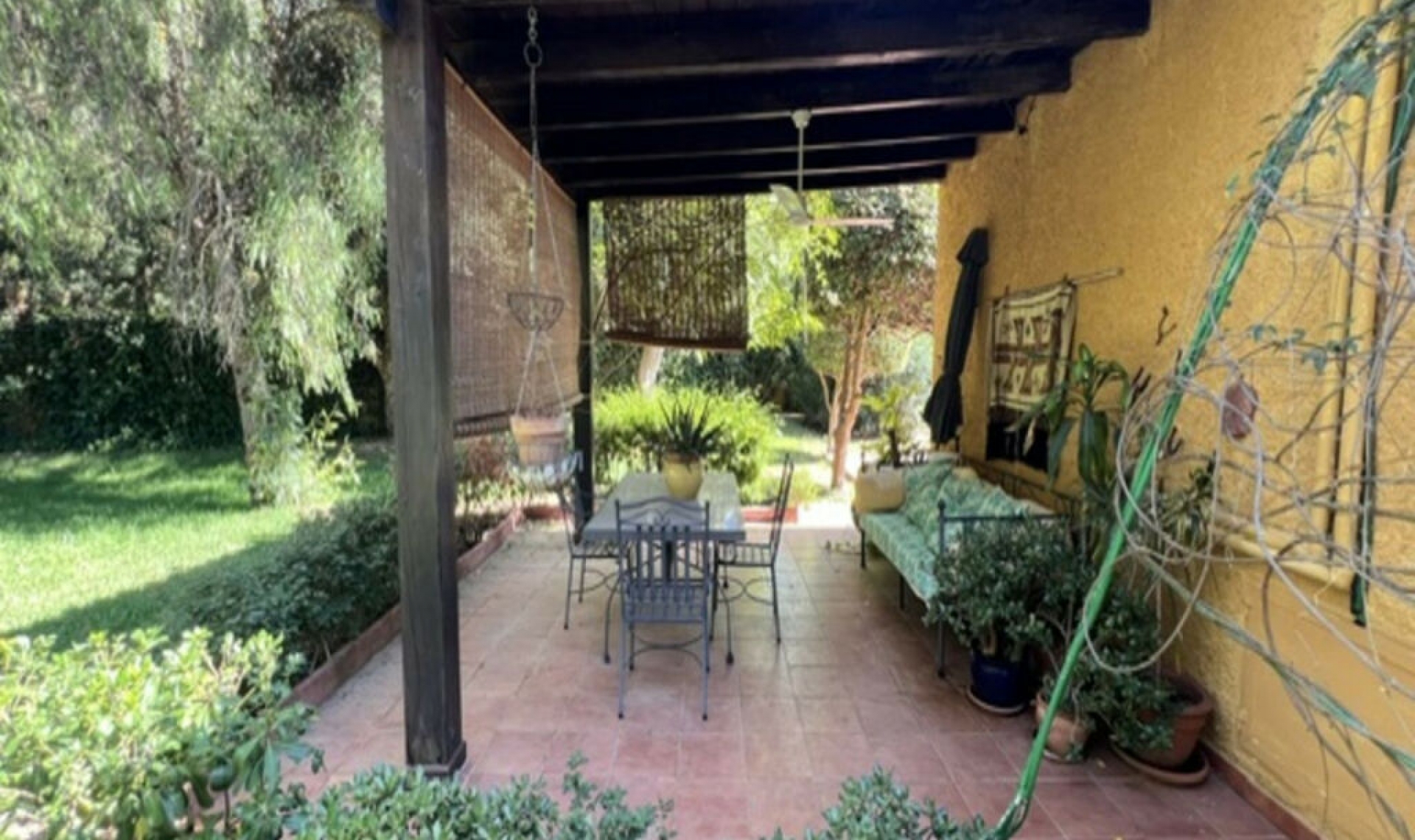 Resale - House -
El Rosario