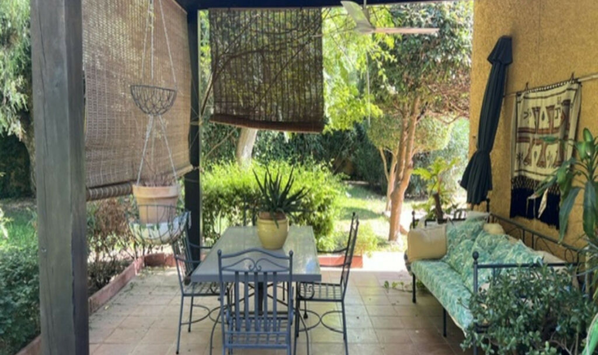 Resale - House -
El Rosario