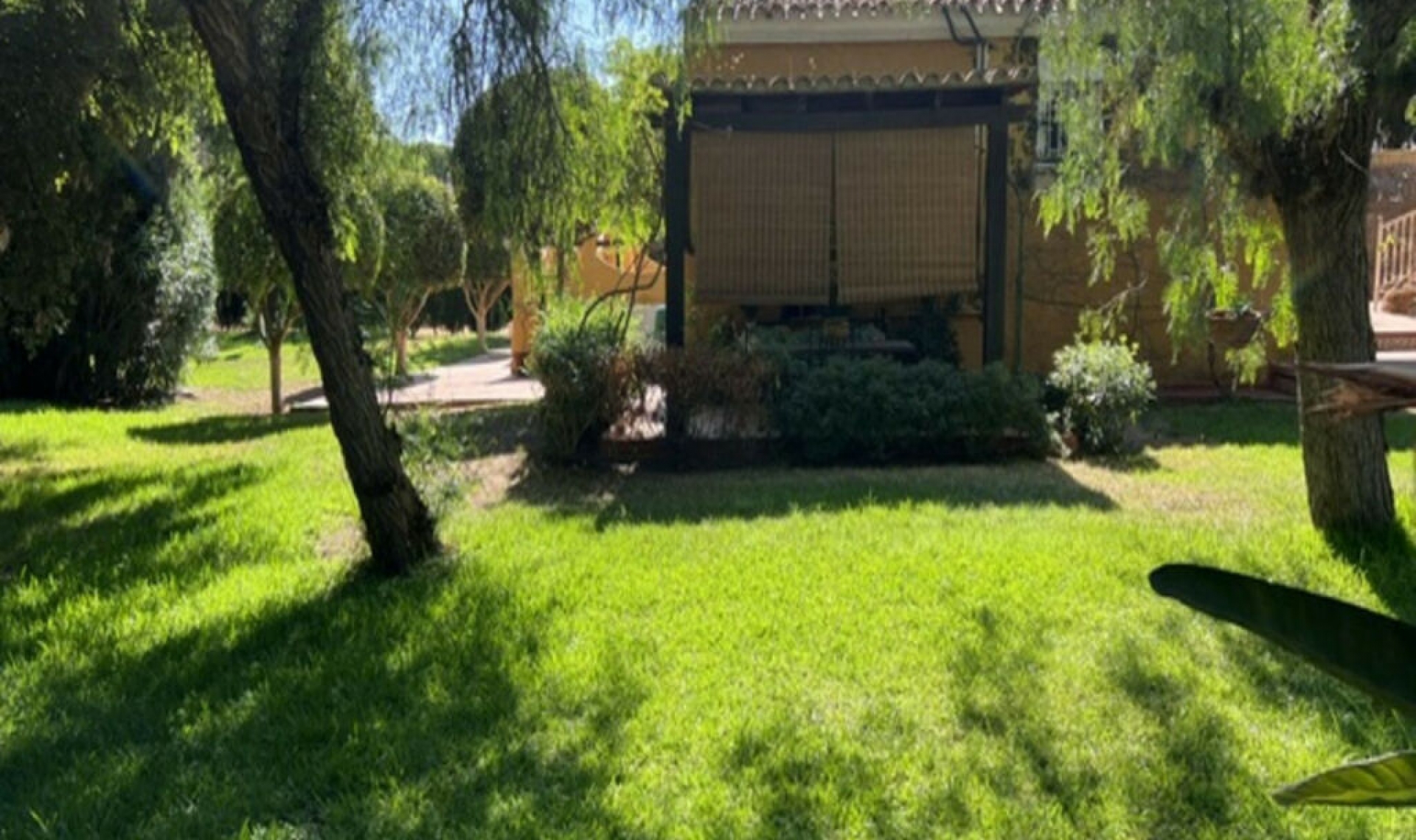 Resale - House -
El Rosario