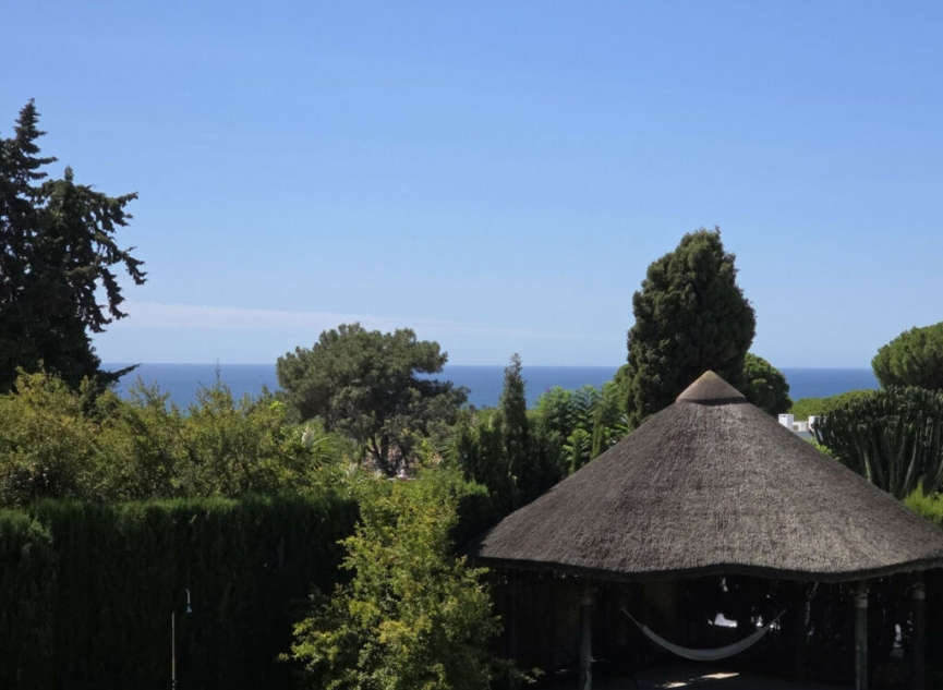 Resale - House -
El Rosario