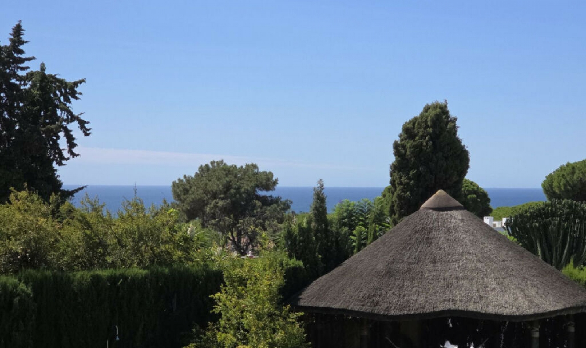 Resale - House -
El Rosario