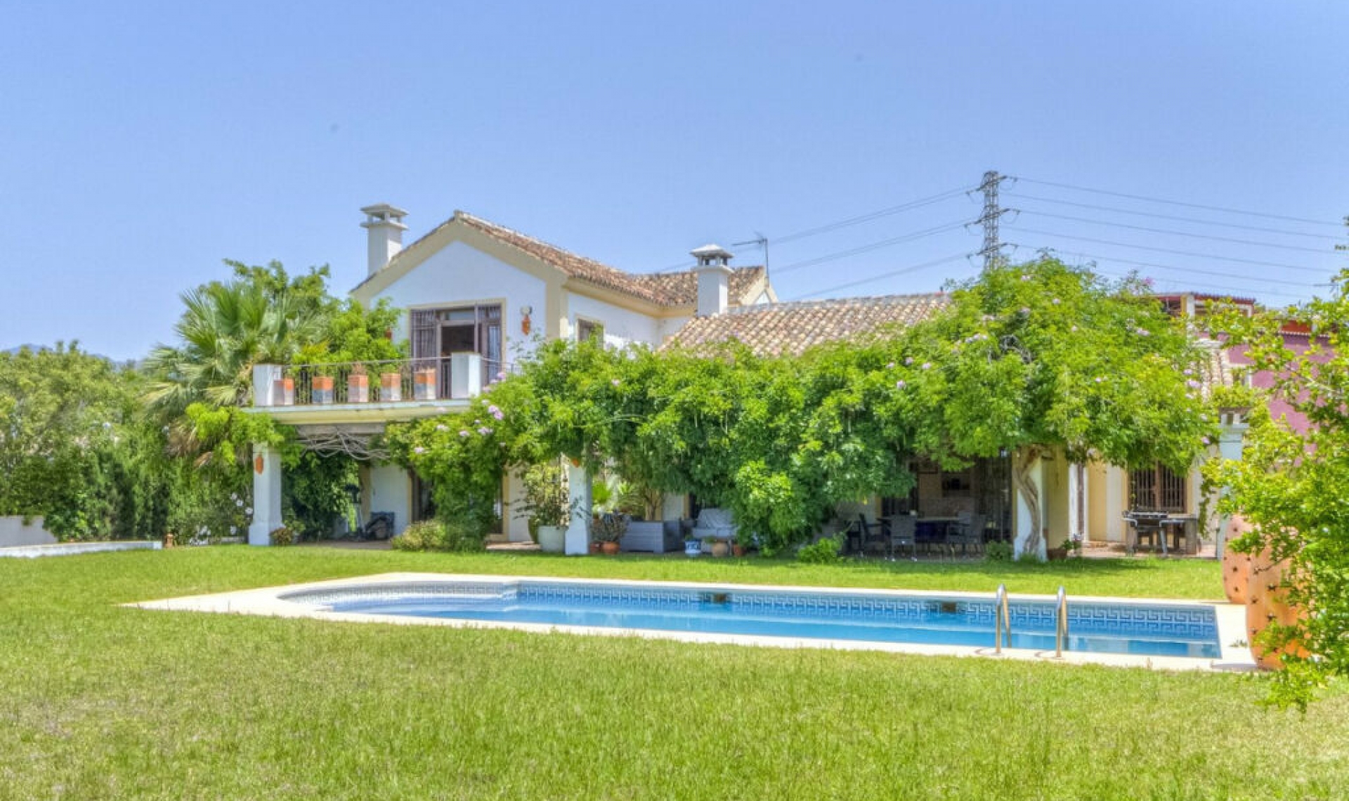 Resale - House -
El Rosario