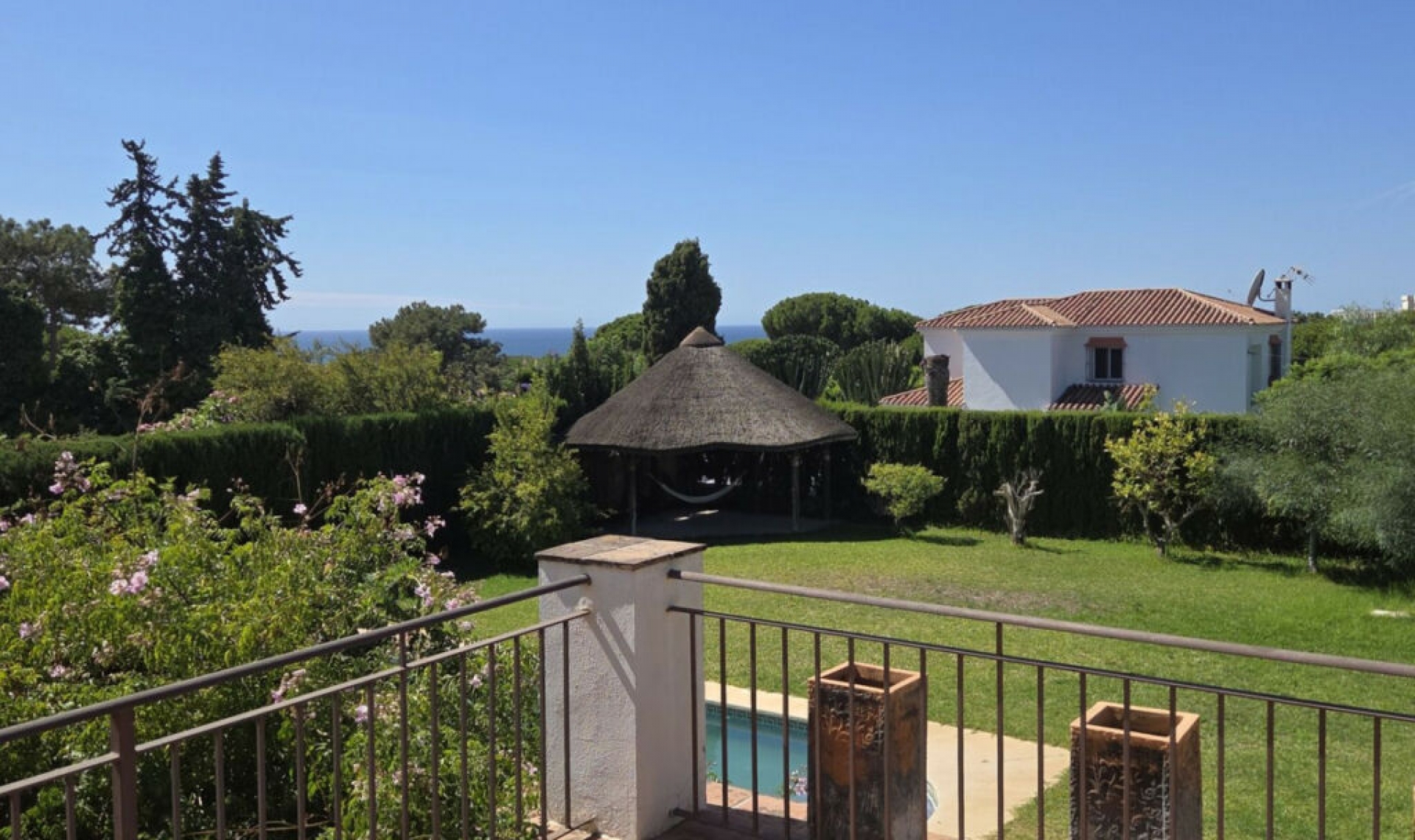 Resale - House -
El Rosario