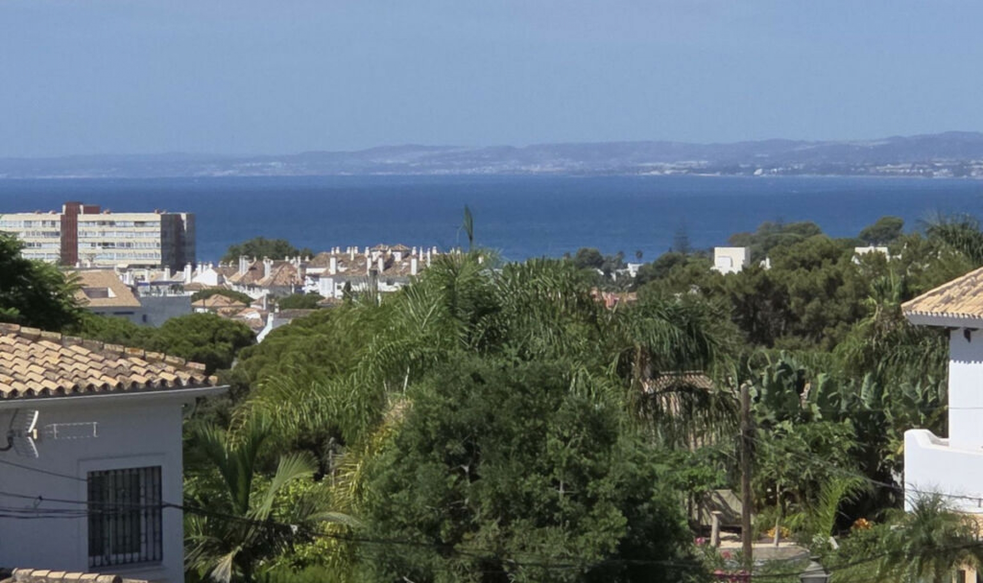 Resale - House -
El Rosario