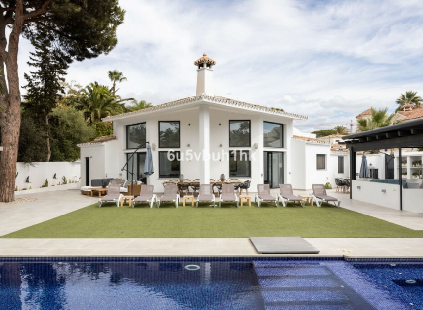 Resale - House -
El Rosario