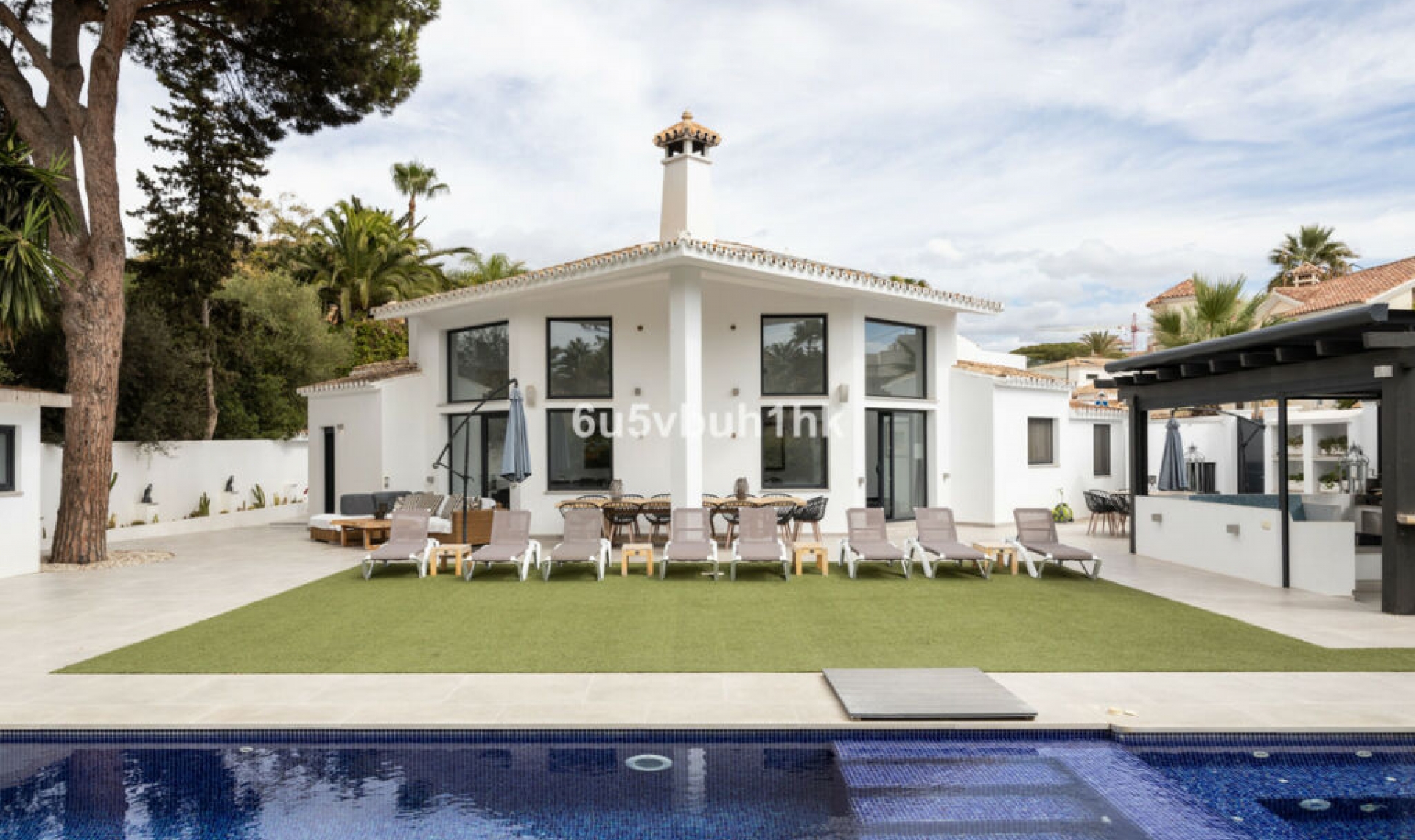 Resale - House -
El Rosario